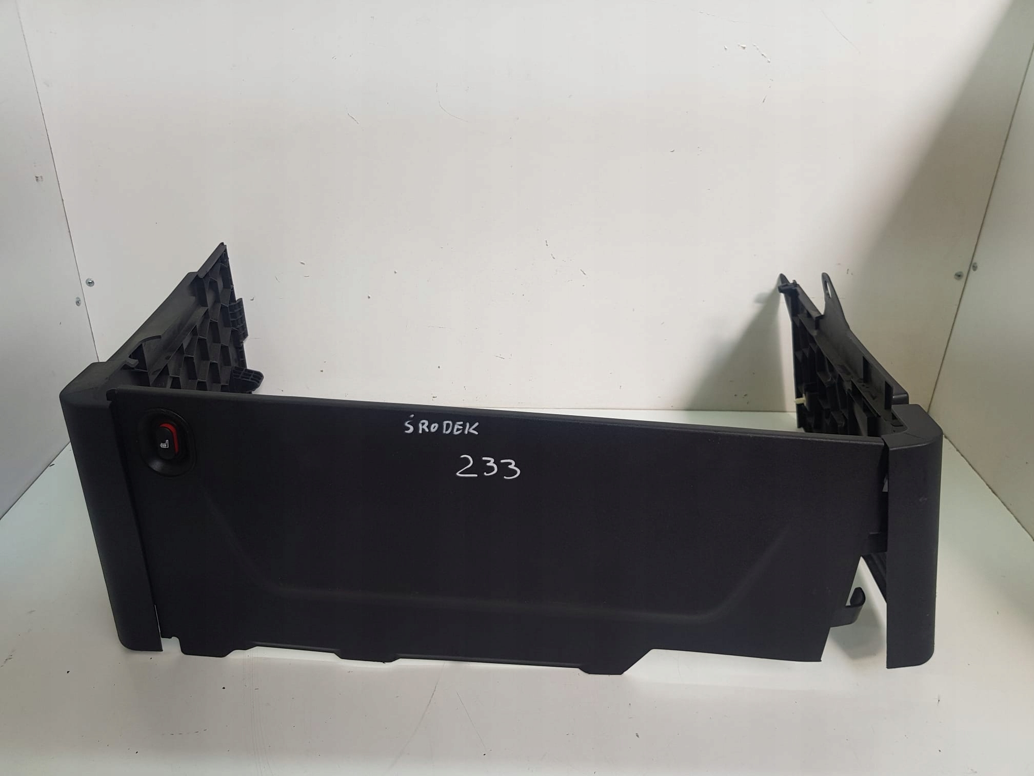 OSŁONA ZAŚLEPKA FOTELA PRAWEGO TRANSIT MK8