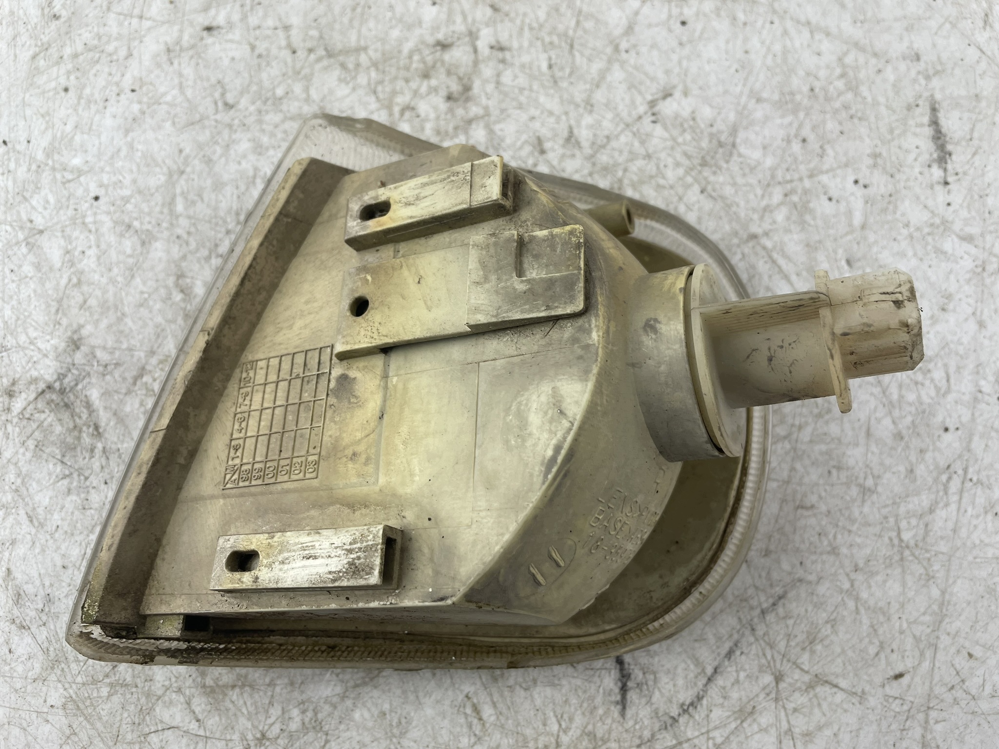 indicator front right 18-3597 Skoda Felicia bialy EU
