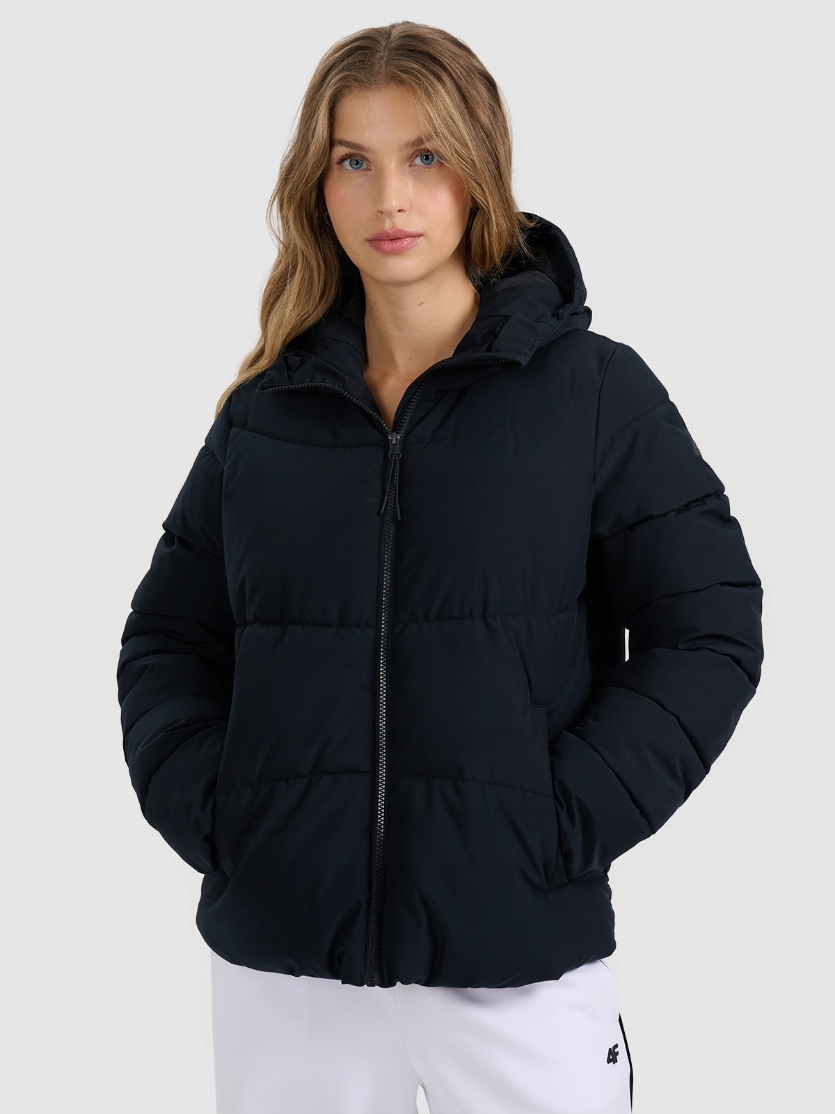 4F Dámská Teplá Zimní Péřová Bunda XXL Černá S Kapucí Prošívaná