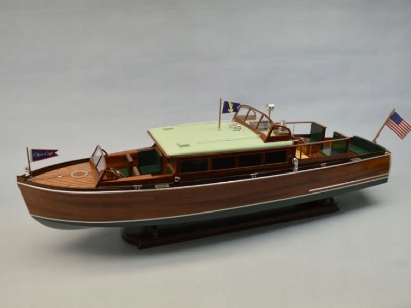 Loď Příměstská loď 1929 Chris Craft 38' Commuter Boat Kit 1:12 Dumas