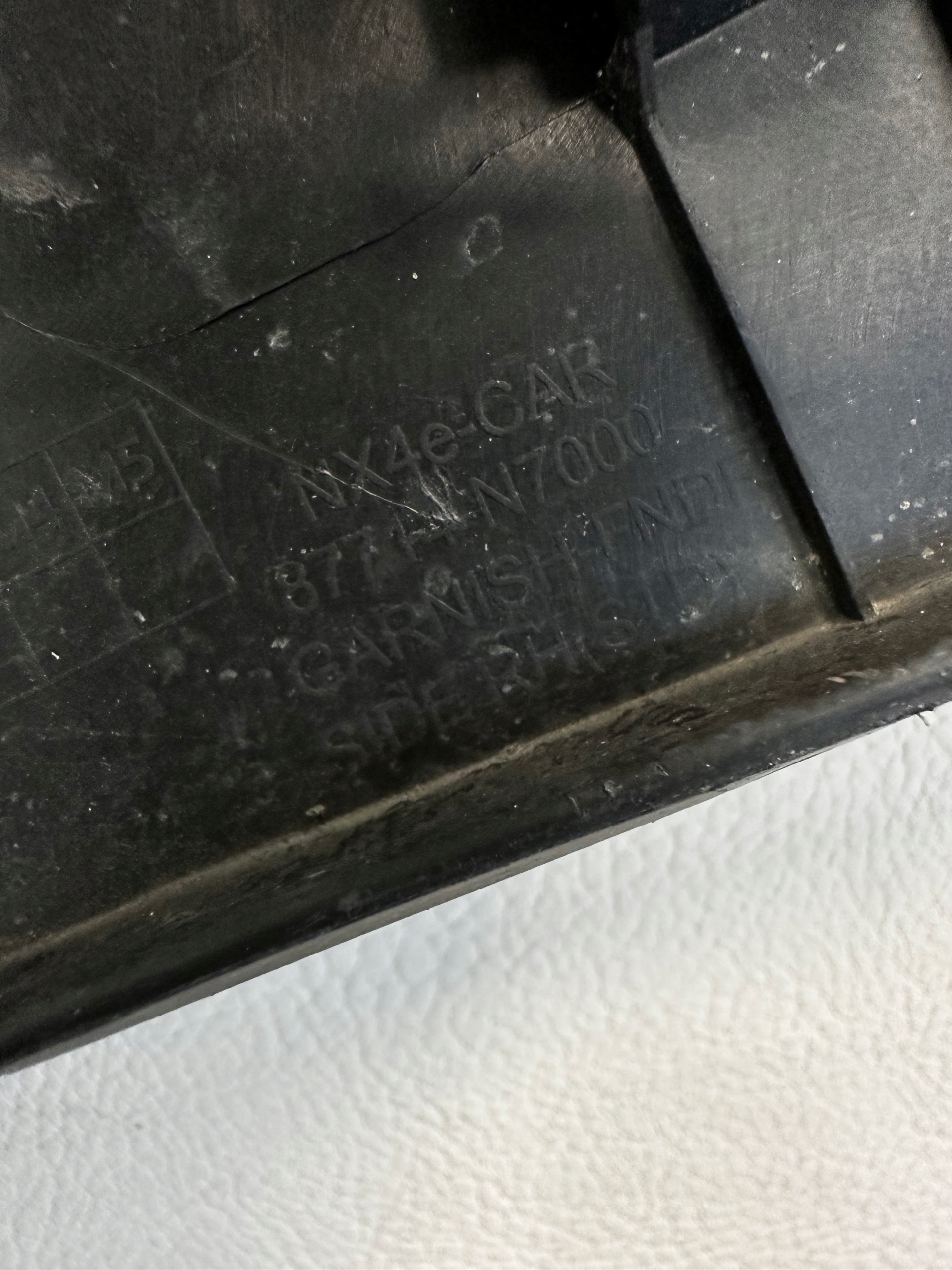 Hyundai Tucson lišta blatníku předek pravá