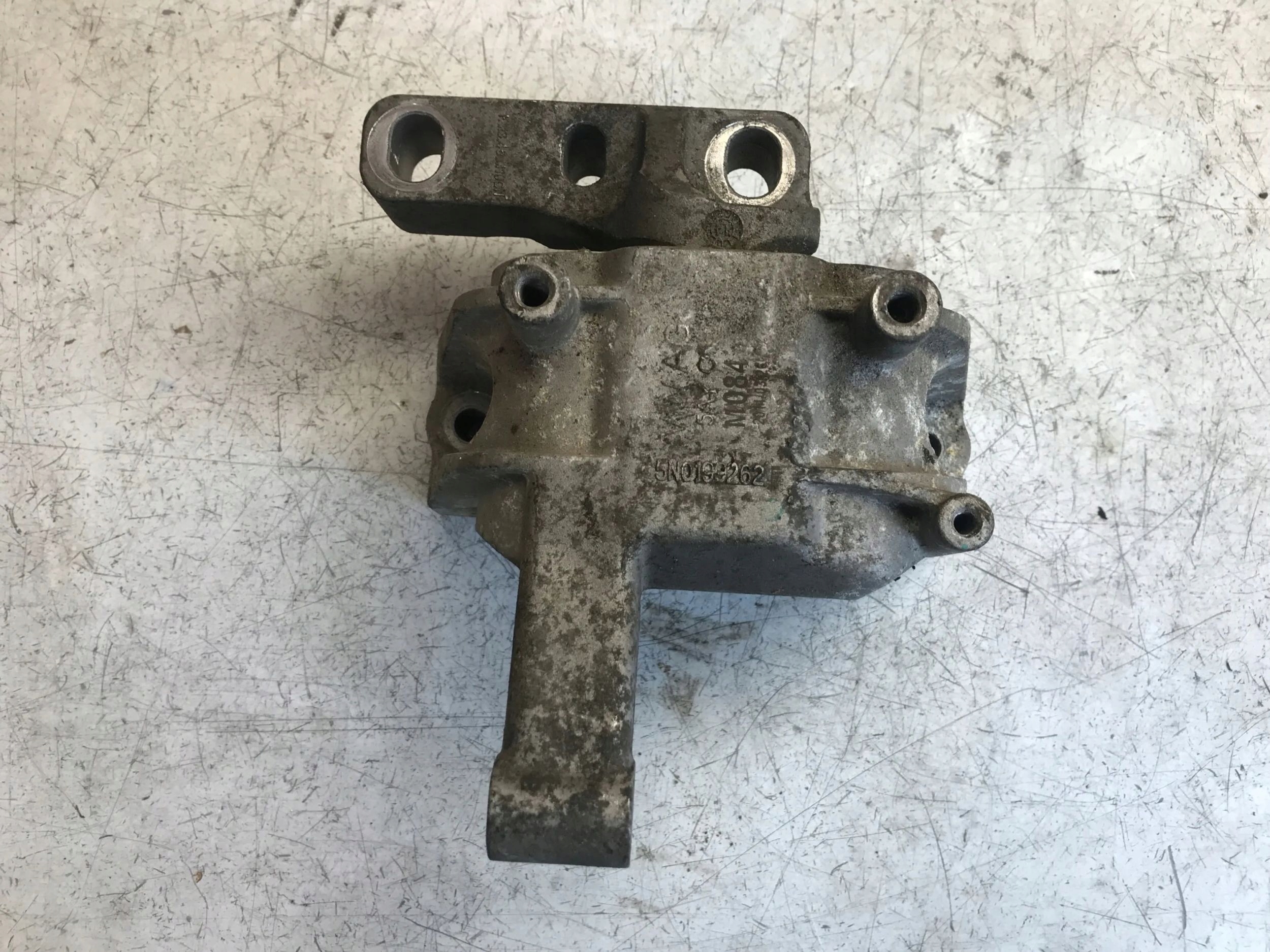 engine mount VW AUDI 5N0199262F