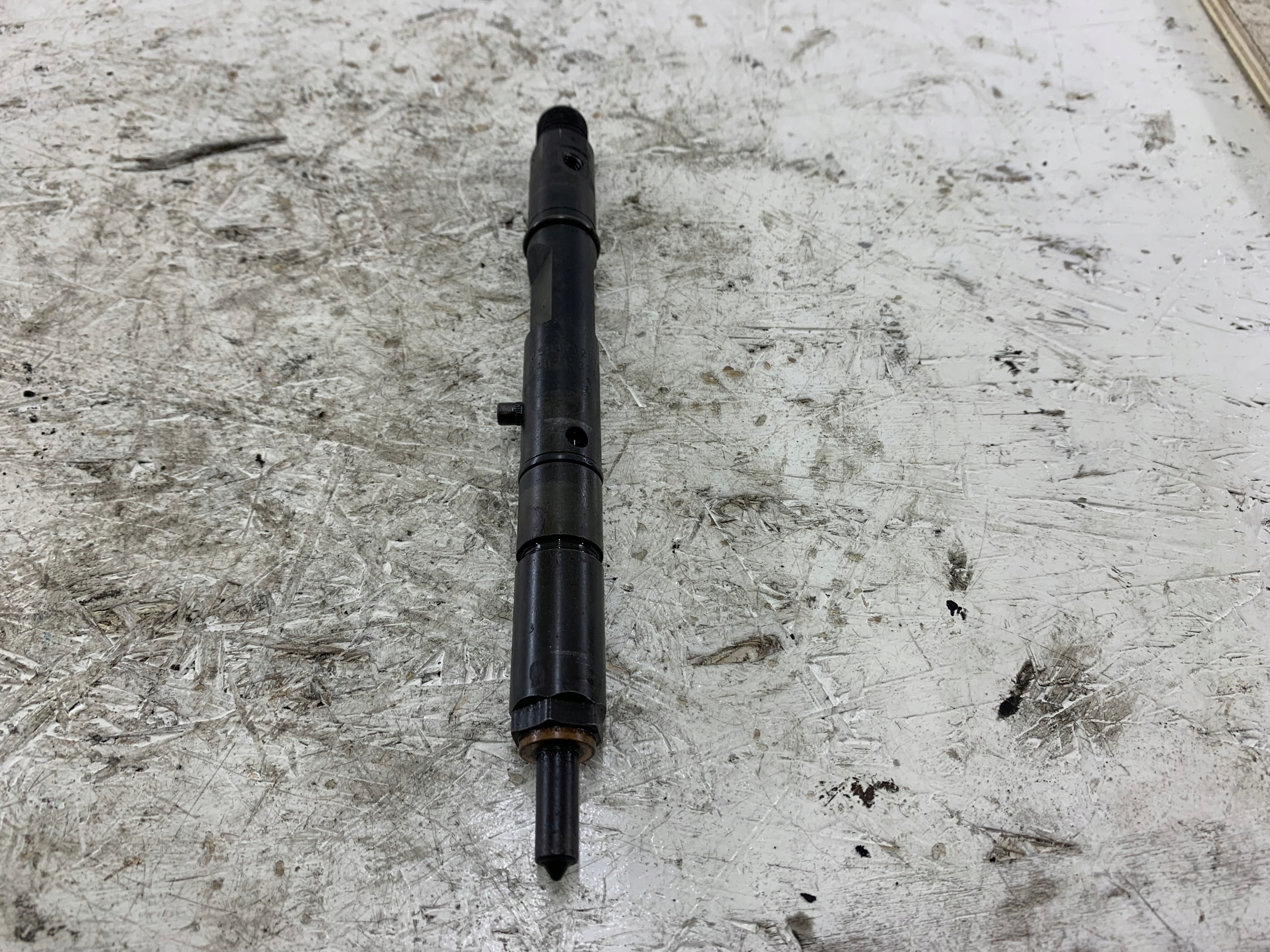 AUDI A6 C5 VW PASSAT B5 2.5 TDI injector nozzle 059130201B