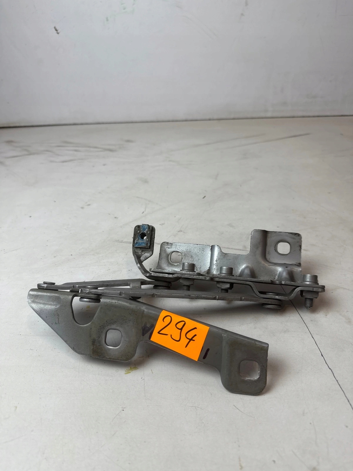 hinge bonnets front front left Opel Insignia A