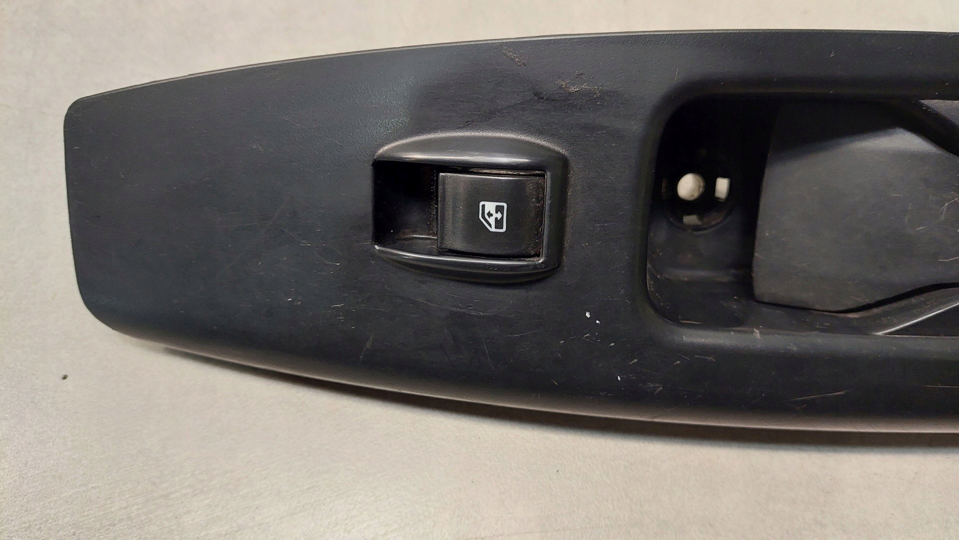 PANEL of the window right front handle FIAT DOBLO III 1.3