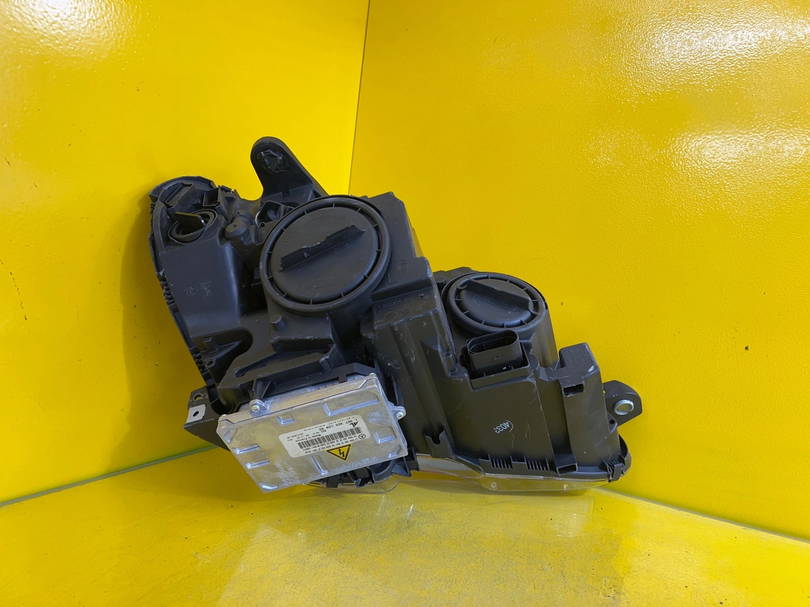 LIGHT LEFT MERCEDES W204 BI XENON A2048207561