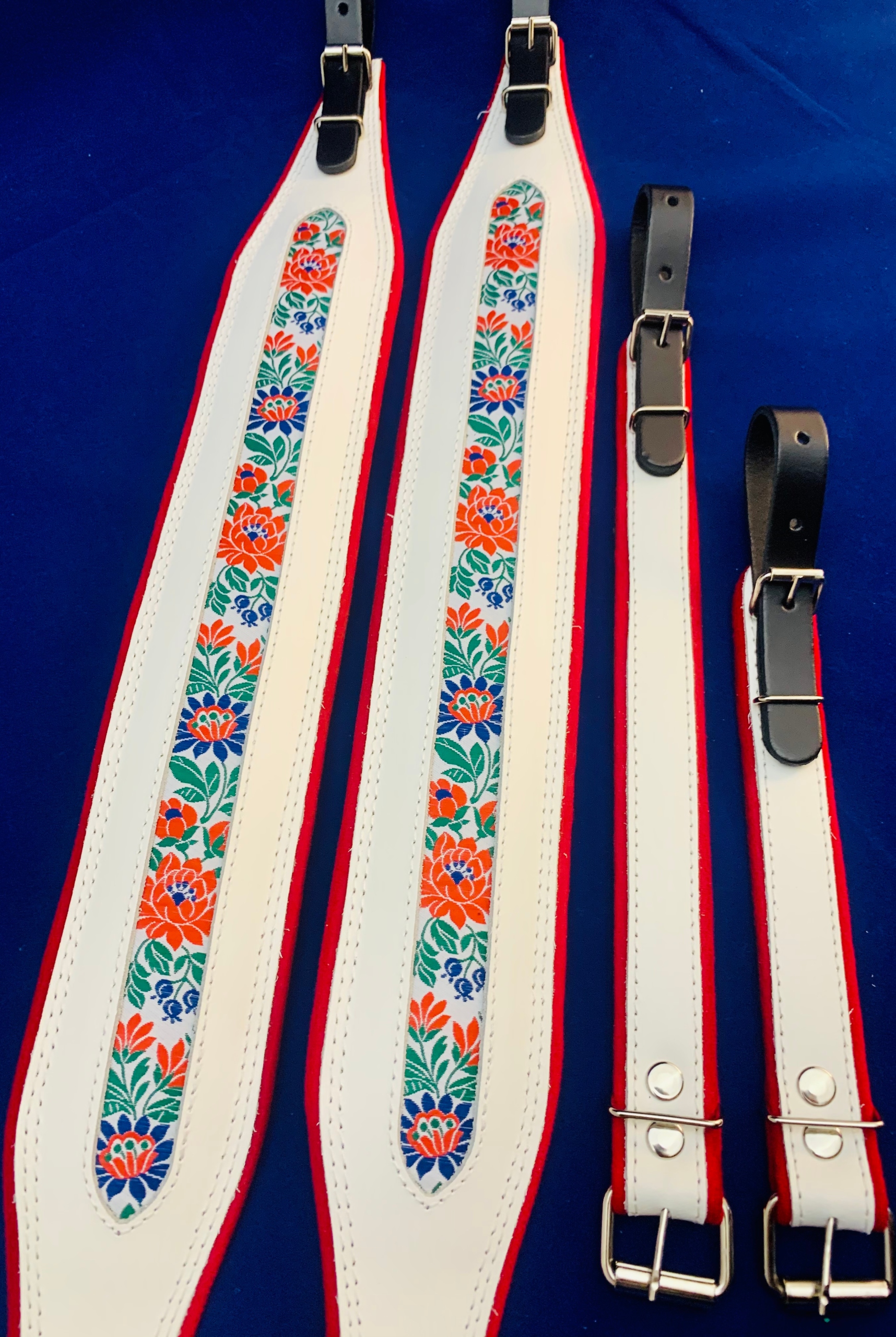 Paski do akordeonu 96-120 bas, skóra100%białe Marka Milene