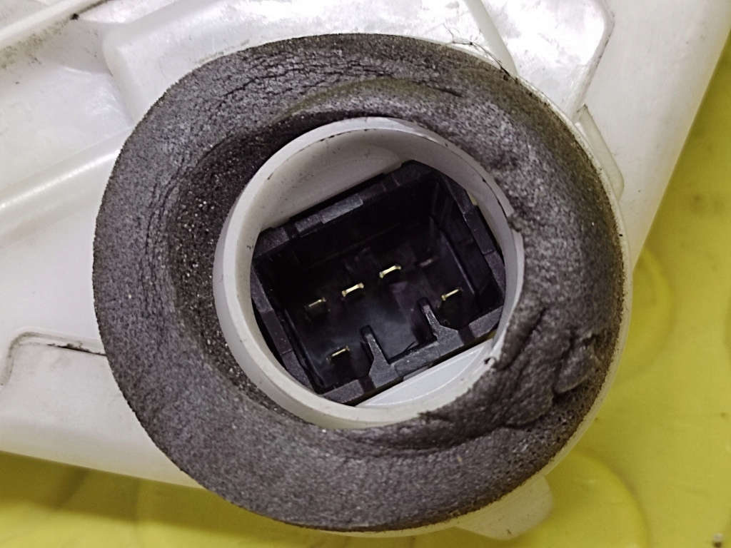 DAIHATSU CUORE lock door left front