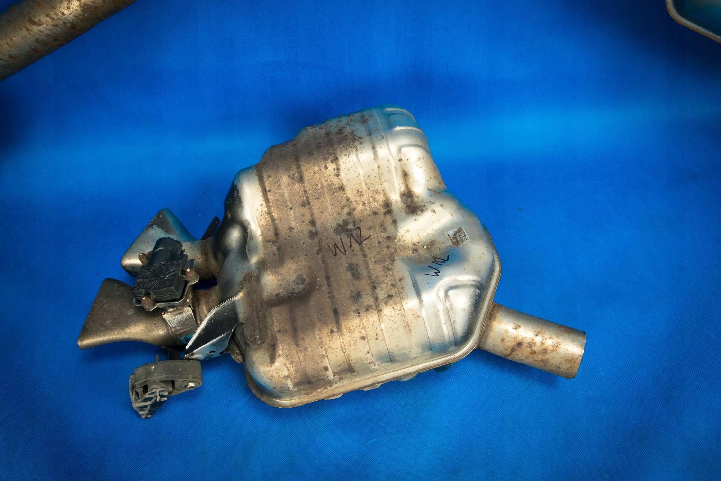 exhaust pipe silencer Audi A8 W12 4H0253609CE 4H0253610CE