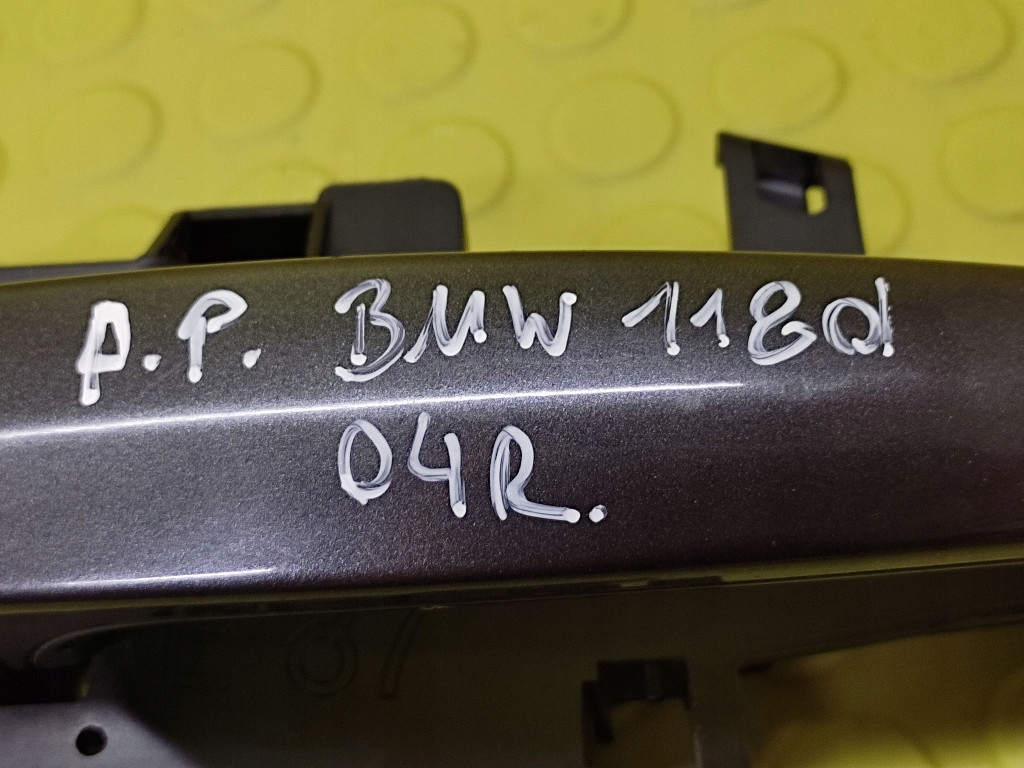 BMW 1 E87 klika pravý předek