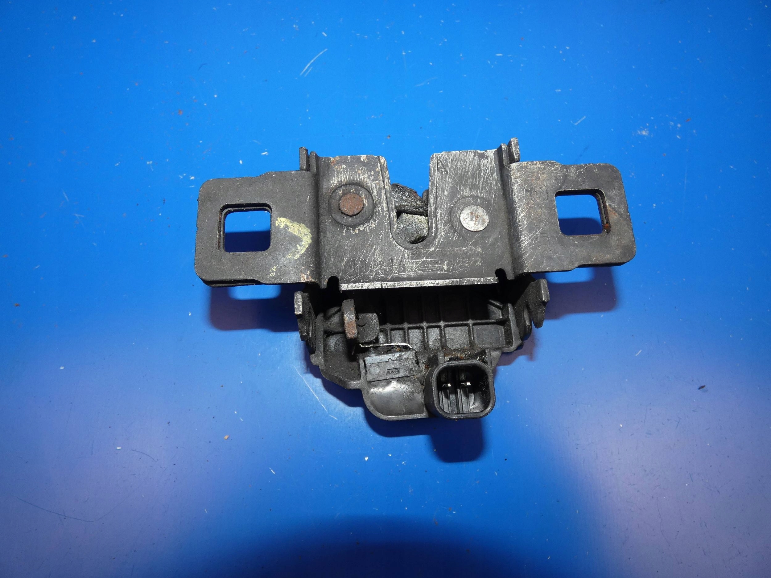 RANGE ROVER EVOQUE and L538 bonnet latch lock left Z with the sensor