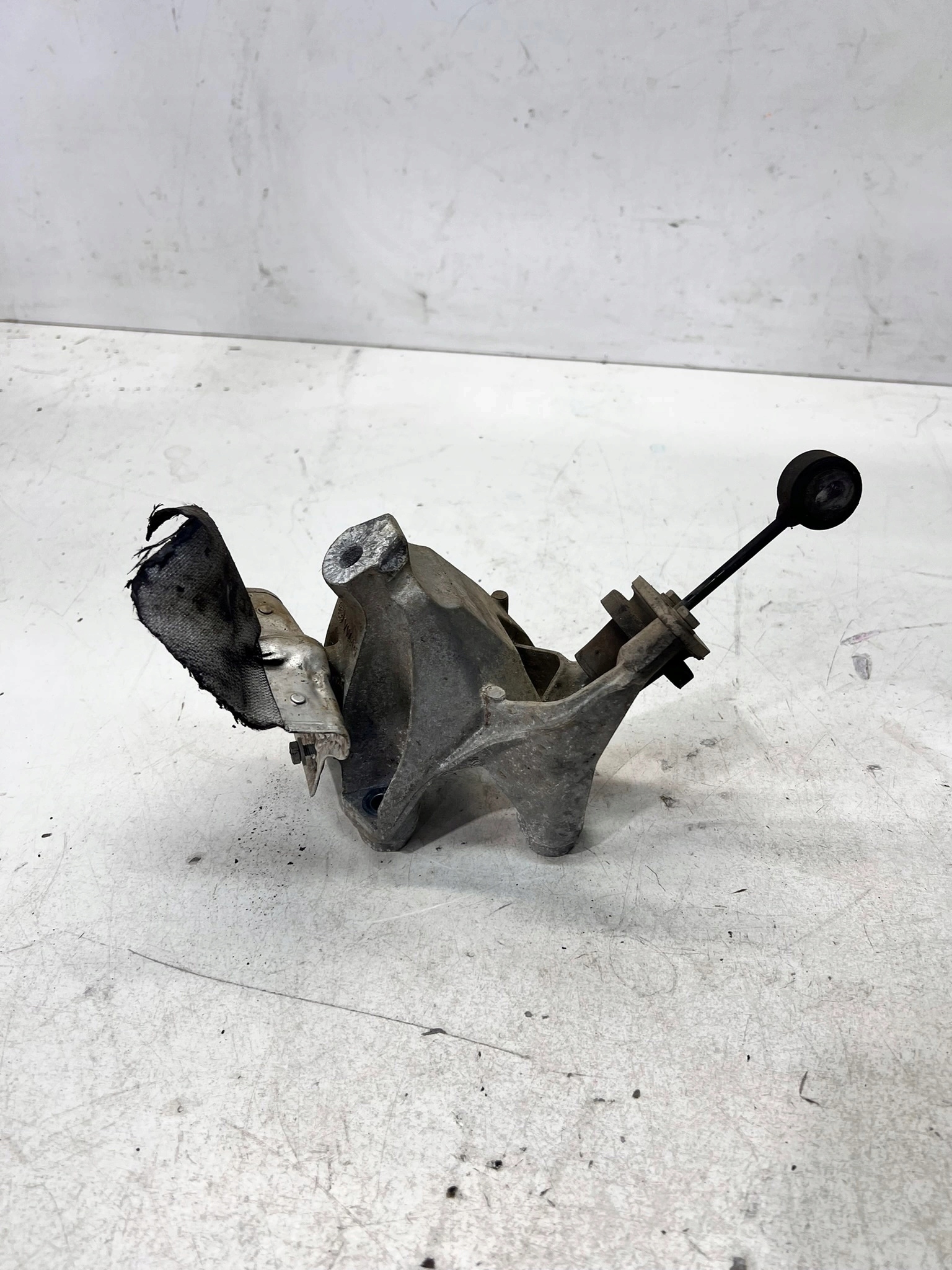 engine mount left AUDI Q7 4M A4 B9 A5 4M0199307AF 4M0199869AL