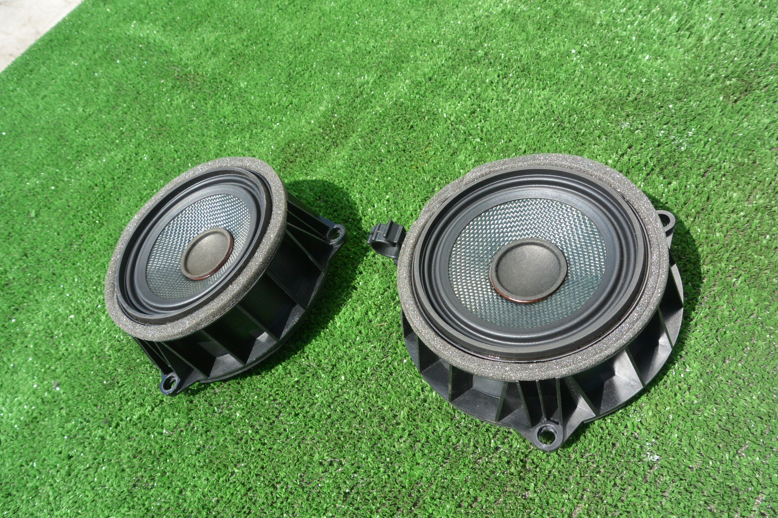 speaker SREDNIOTONOWY door BMW X5 F15