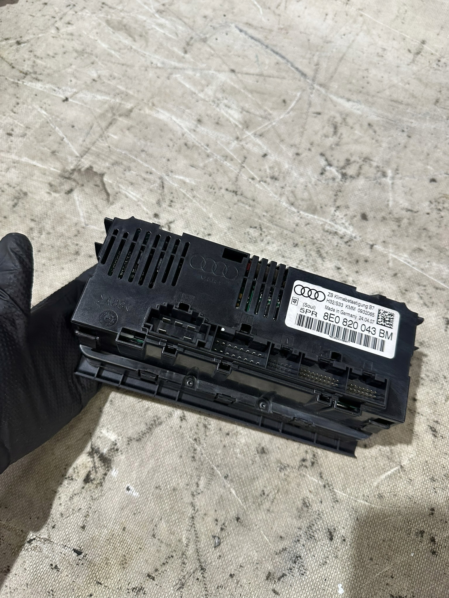 panel ovládání klími klimatizaci AUDI A4 B7 8E0820043BM
