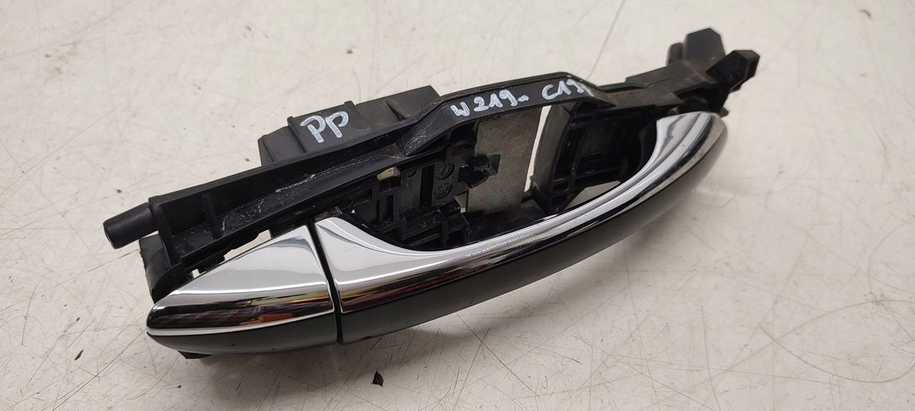 handle front front right Mercedes W219 CLS C197