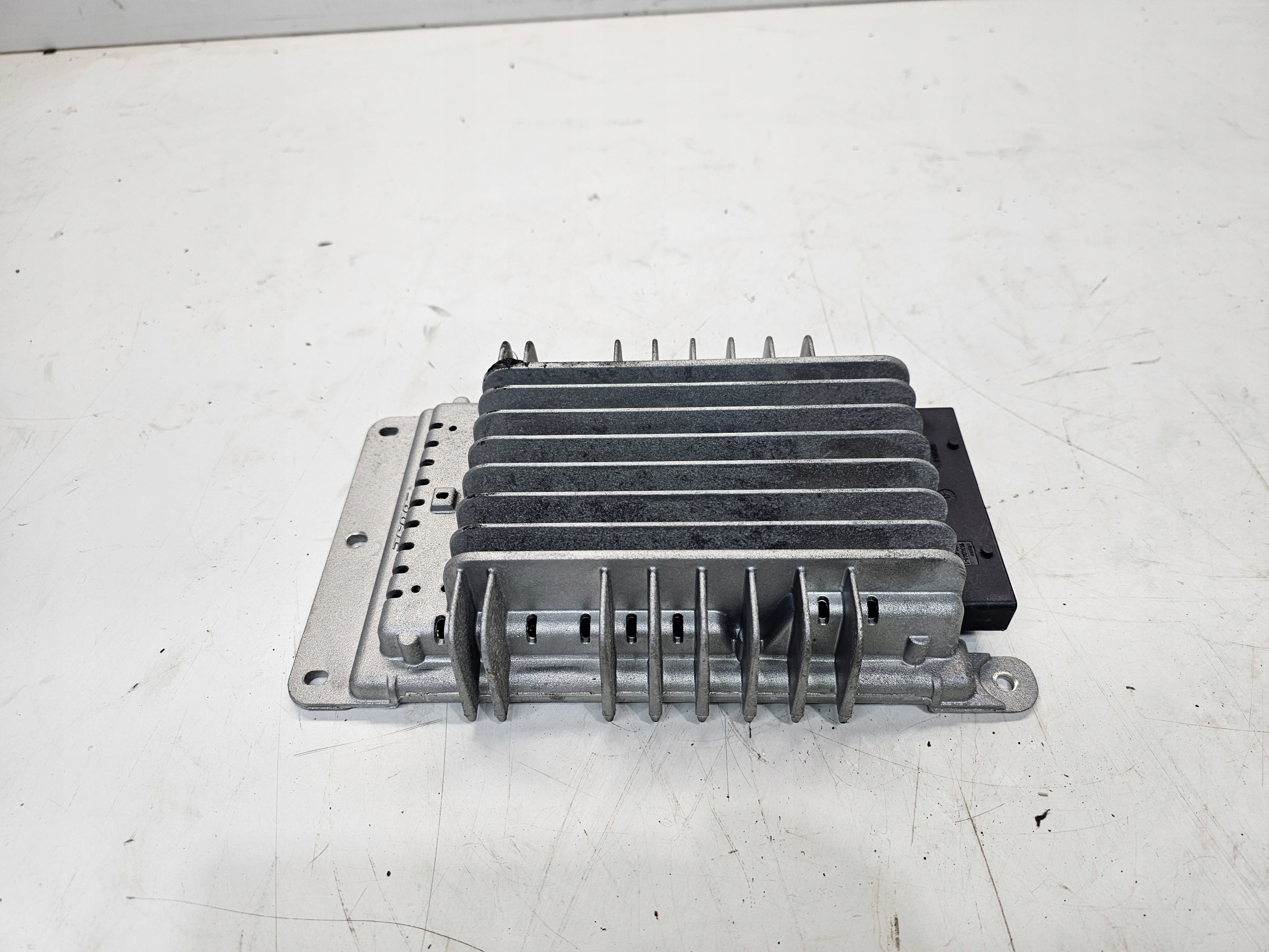 amplifier BOSE AUDI A3 8P LIFT 8P4035223D