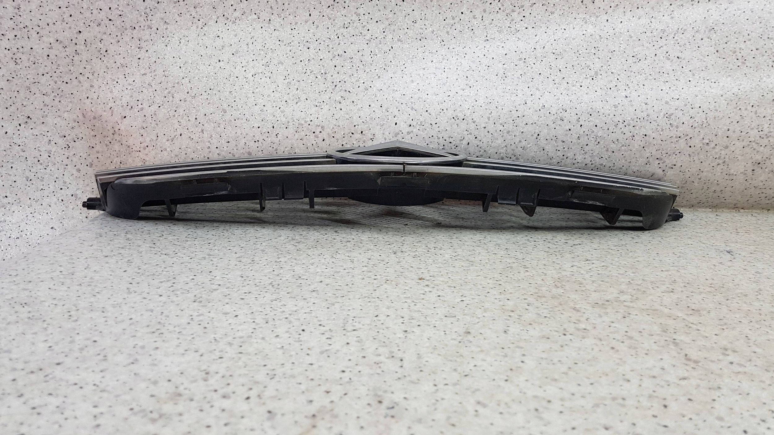 MERCEDES CLK A209 C209 2003 - grill grille A2098800183