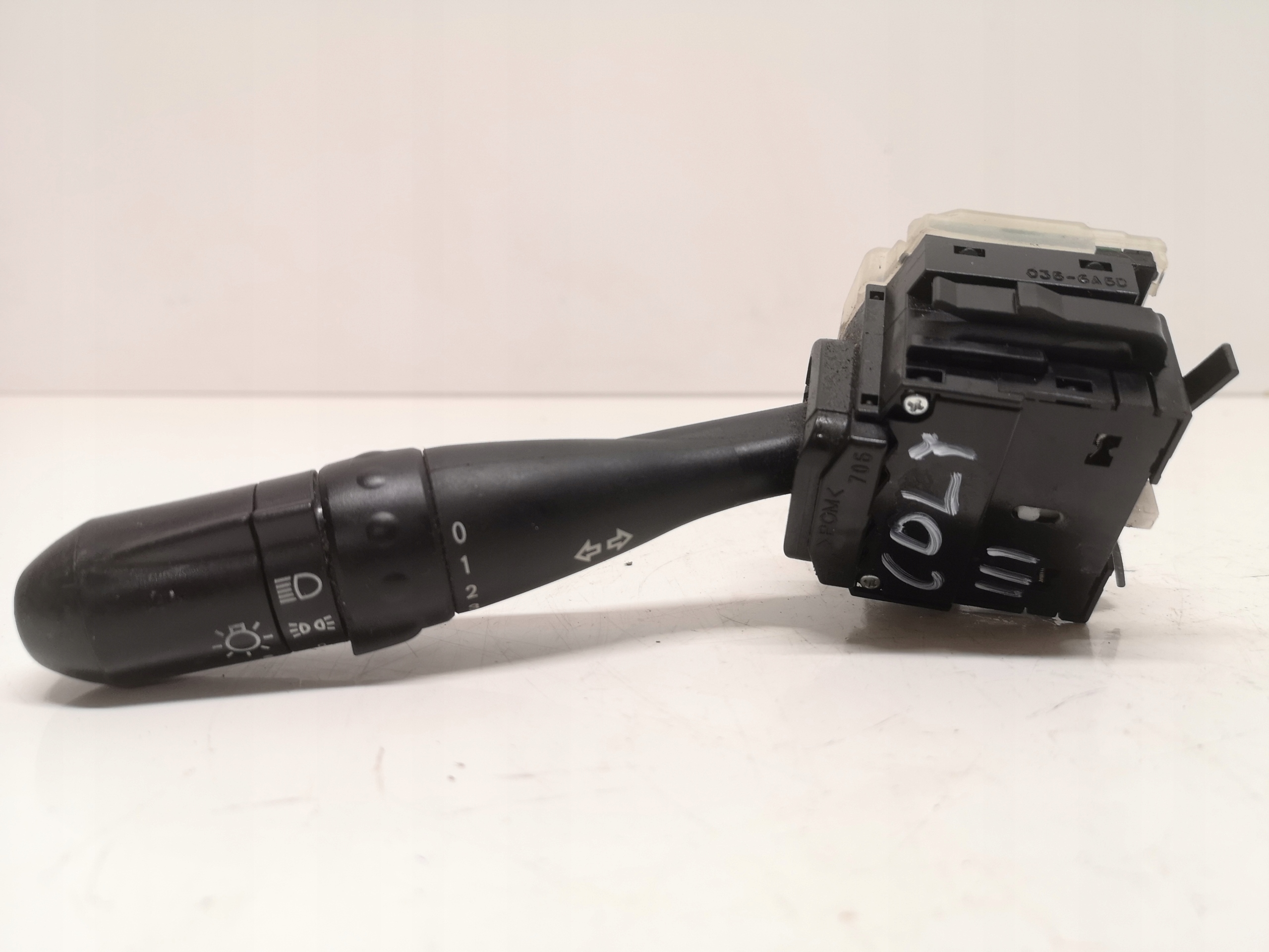 COLT 6 VI Z30 04- PRZEŁĄCZNIK KIERUNKOWSKAZÓW