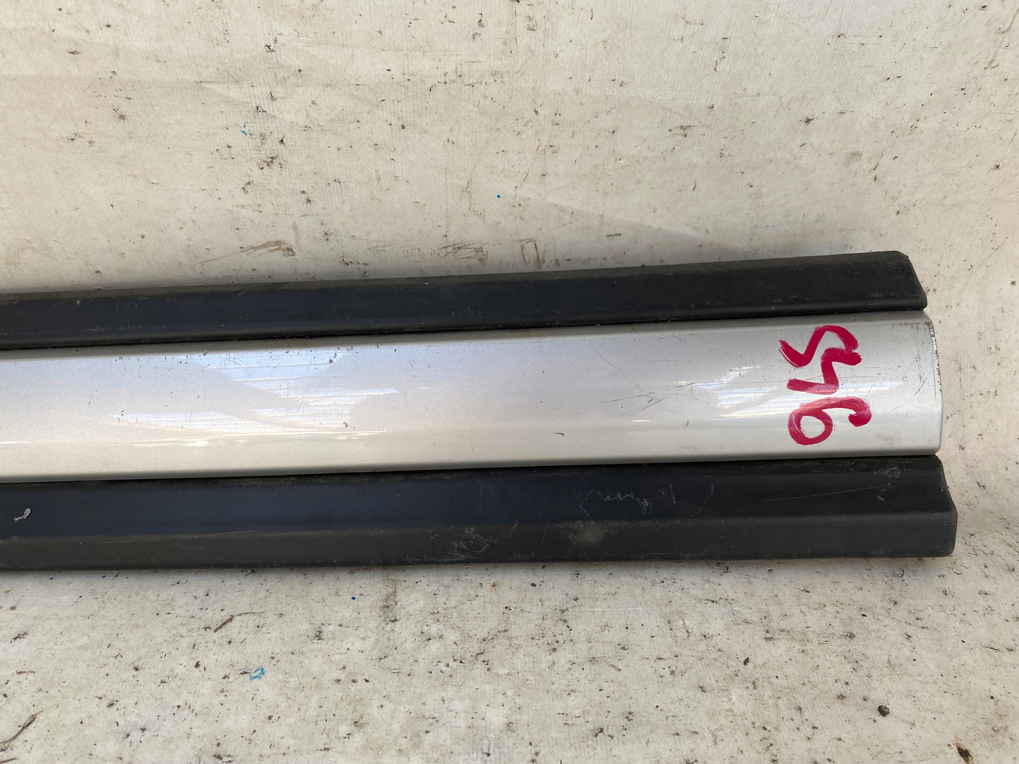MITSUBISHI OUTLANDER III 12- moulding cap door left front 5727A403