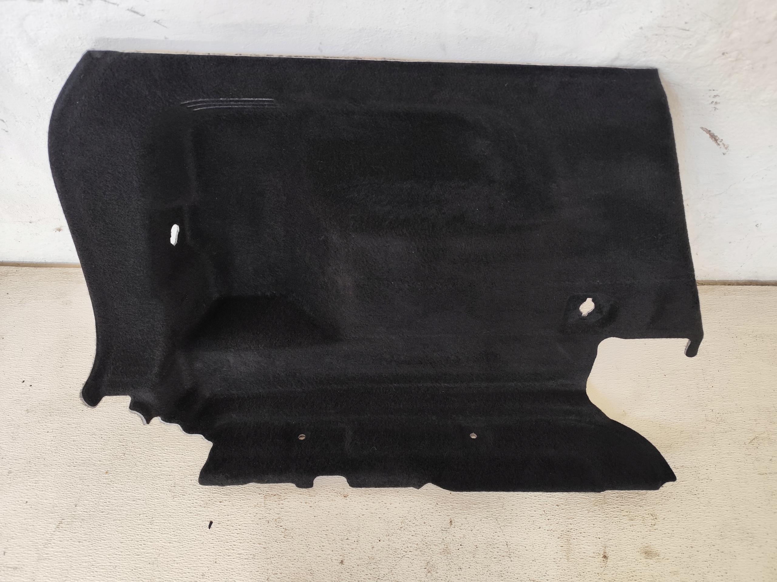 MERCEDES B KLASA W247 2019 boot upholstery left