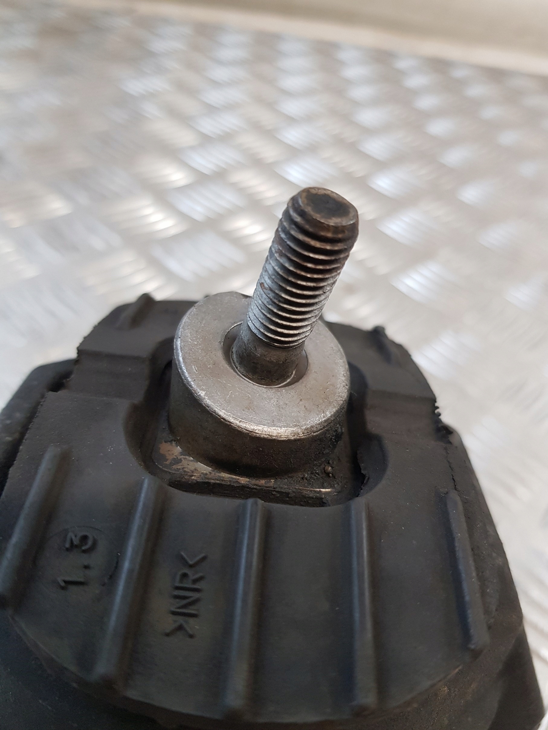 engine mount right 6761092 BMW E61 2.5D 04R