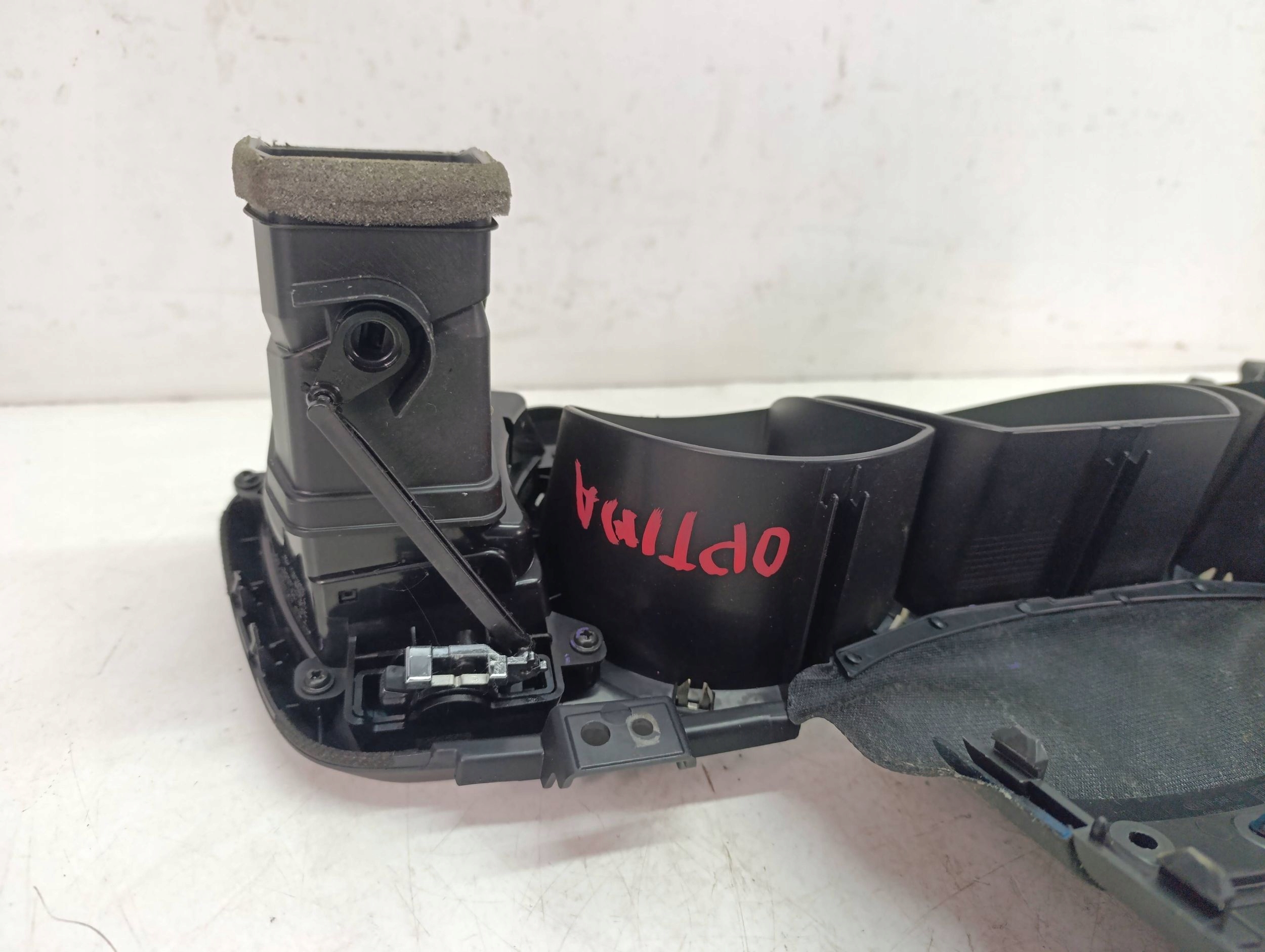 kia OPTIMA III K5 РЕСТАЙЛИНГ корпус счетчика решетки потока воздуха европа 848302T000