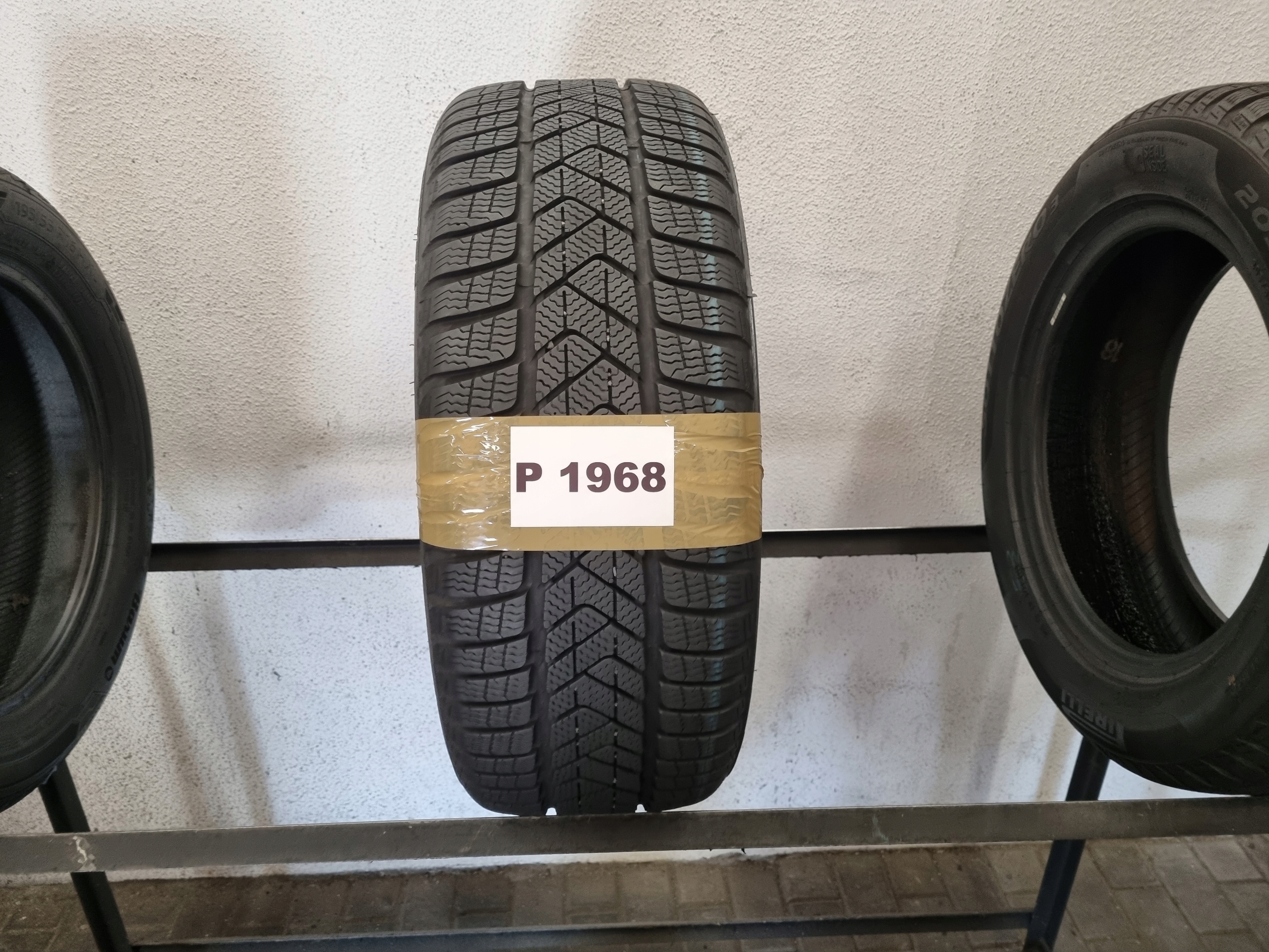 225 45 18 95V Pirelli Winter SottoZero 3 * RSC DOT.2423R