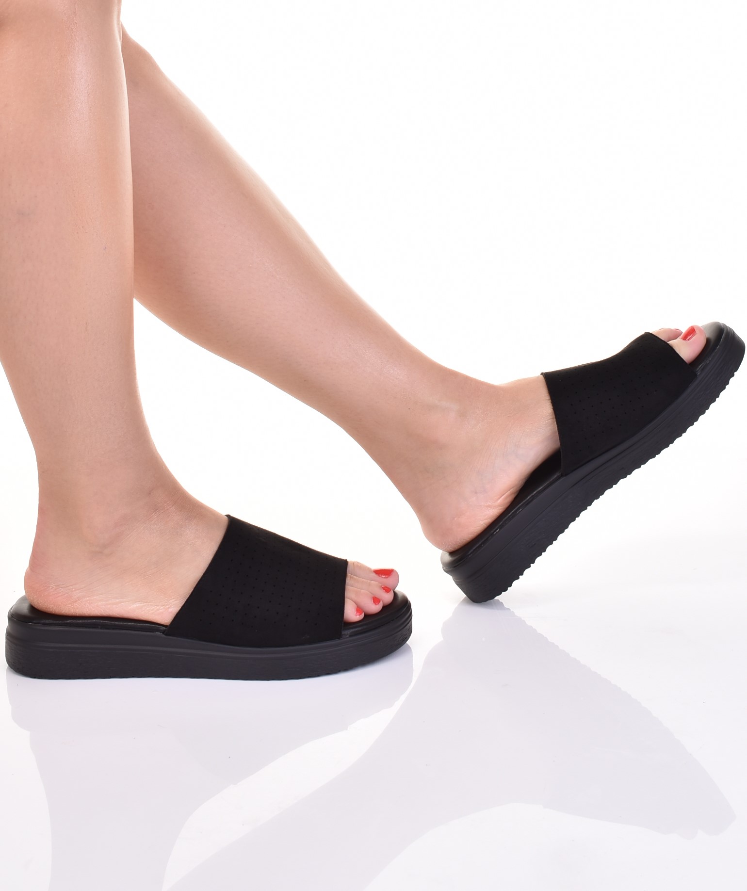 KLAPKI DAMSKIE SKÓRZANE NA KOTURNIE Z PIANKI LEKKE MEDYCZNE NA LATO Kolor czarny