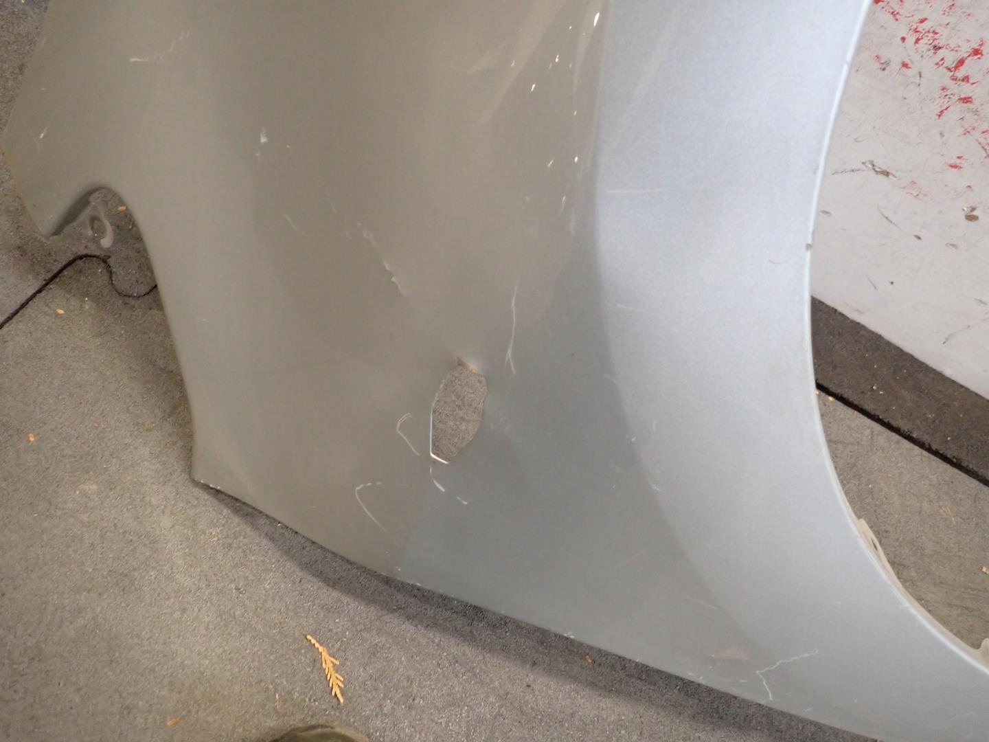 fender front front right TOYOTA AURIS and 2006-2009