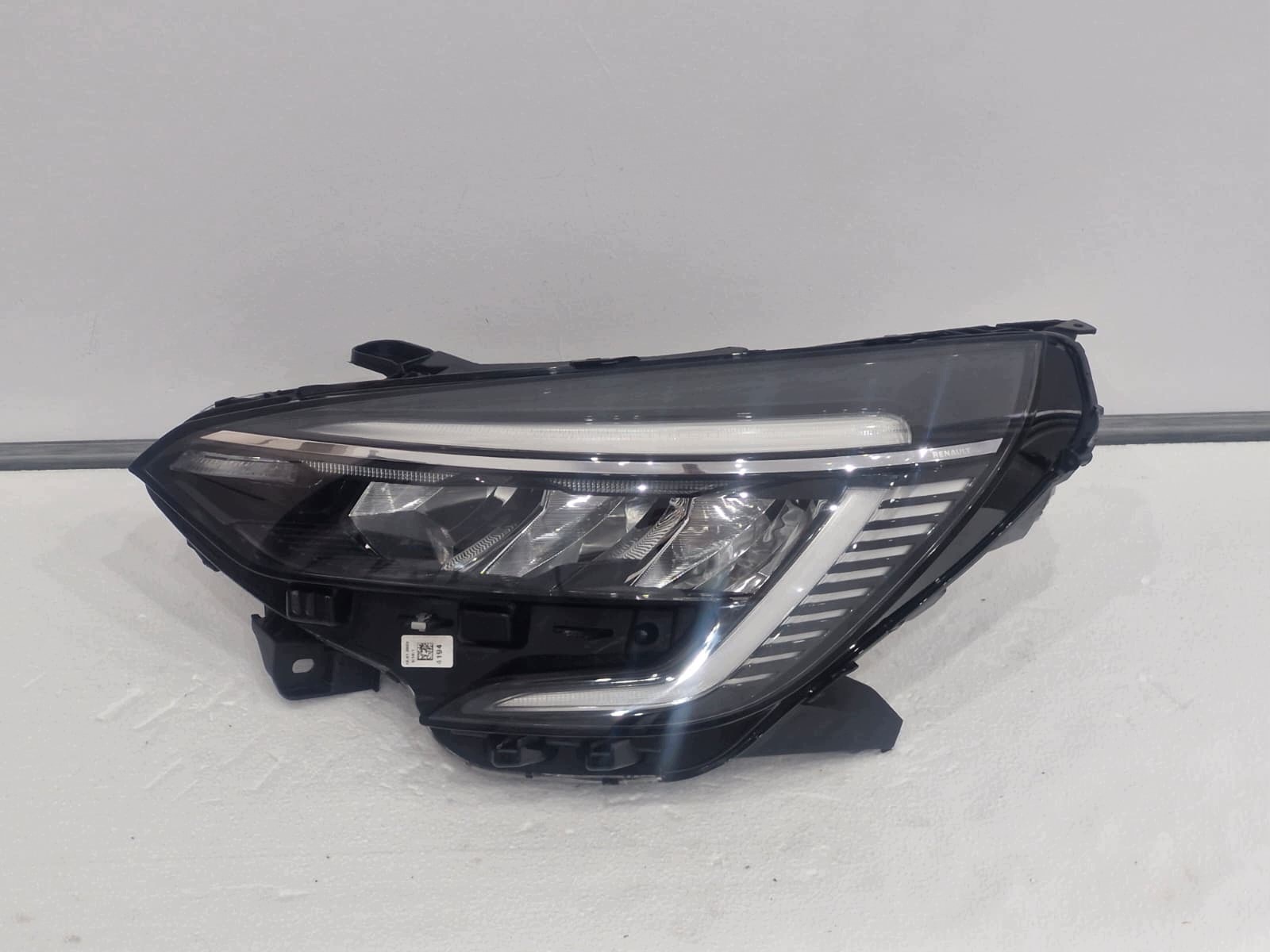 light left Renault Clio 5 2019- FULL LED long LED black