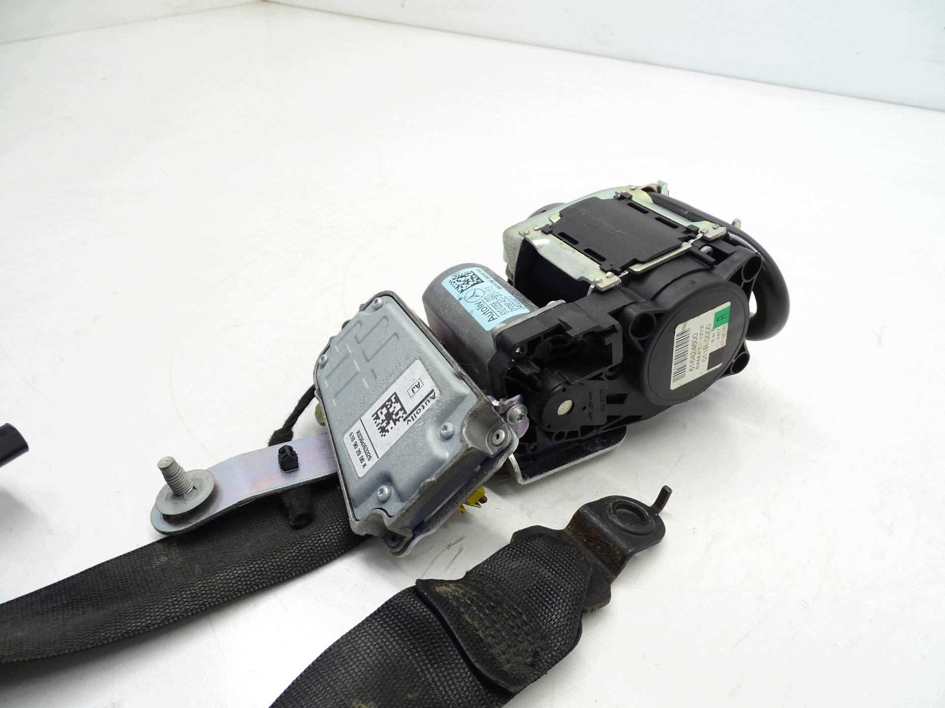tension belt safety right front front MERCEDES W204 A2048602686