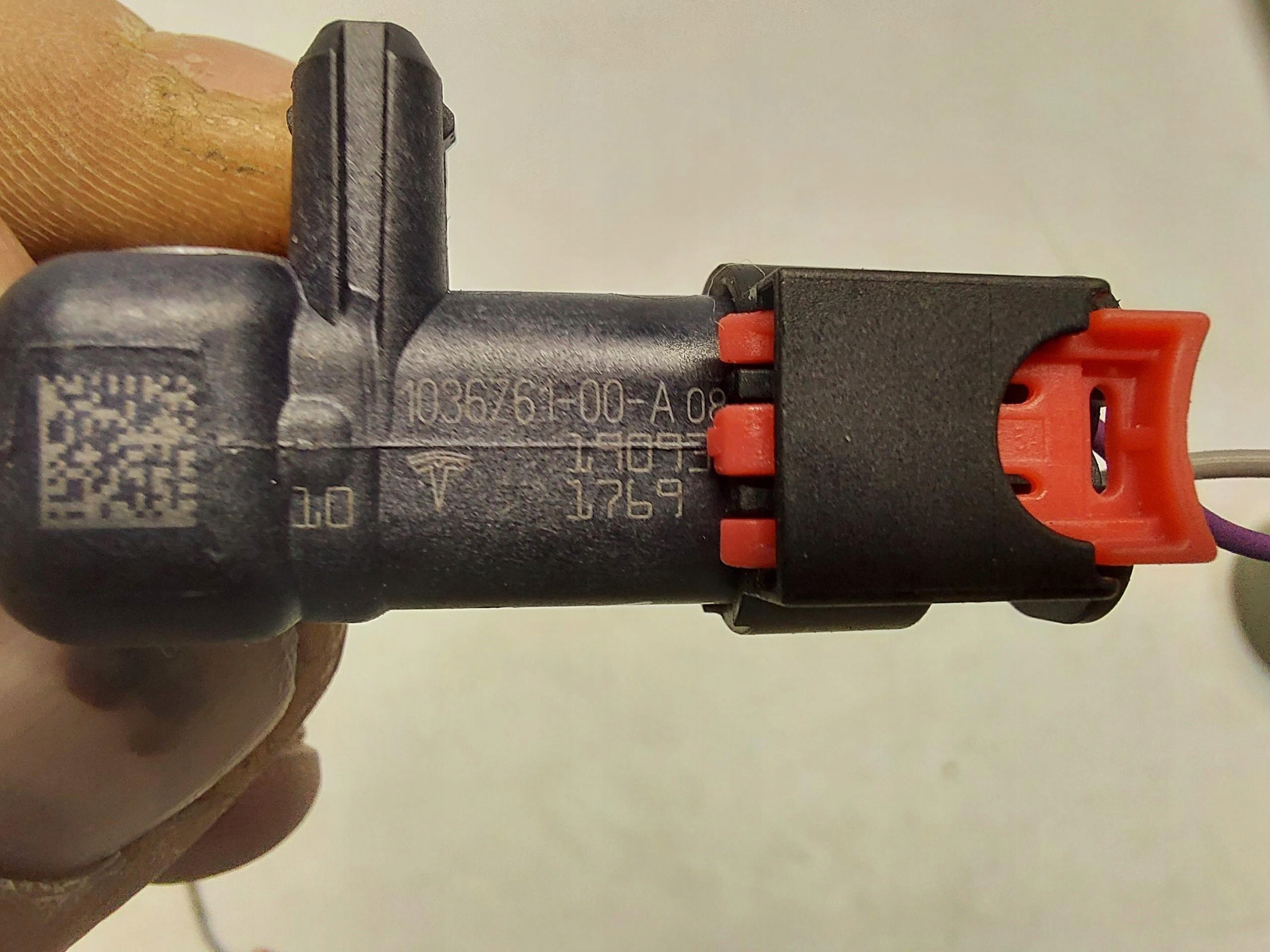 TESLA 3 III Crashsensor Drucksensor Airbag 1036761-00-A