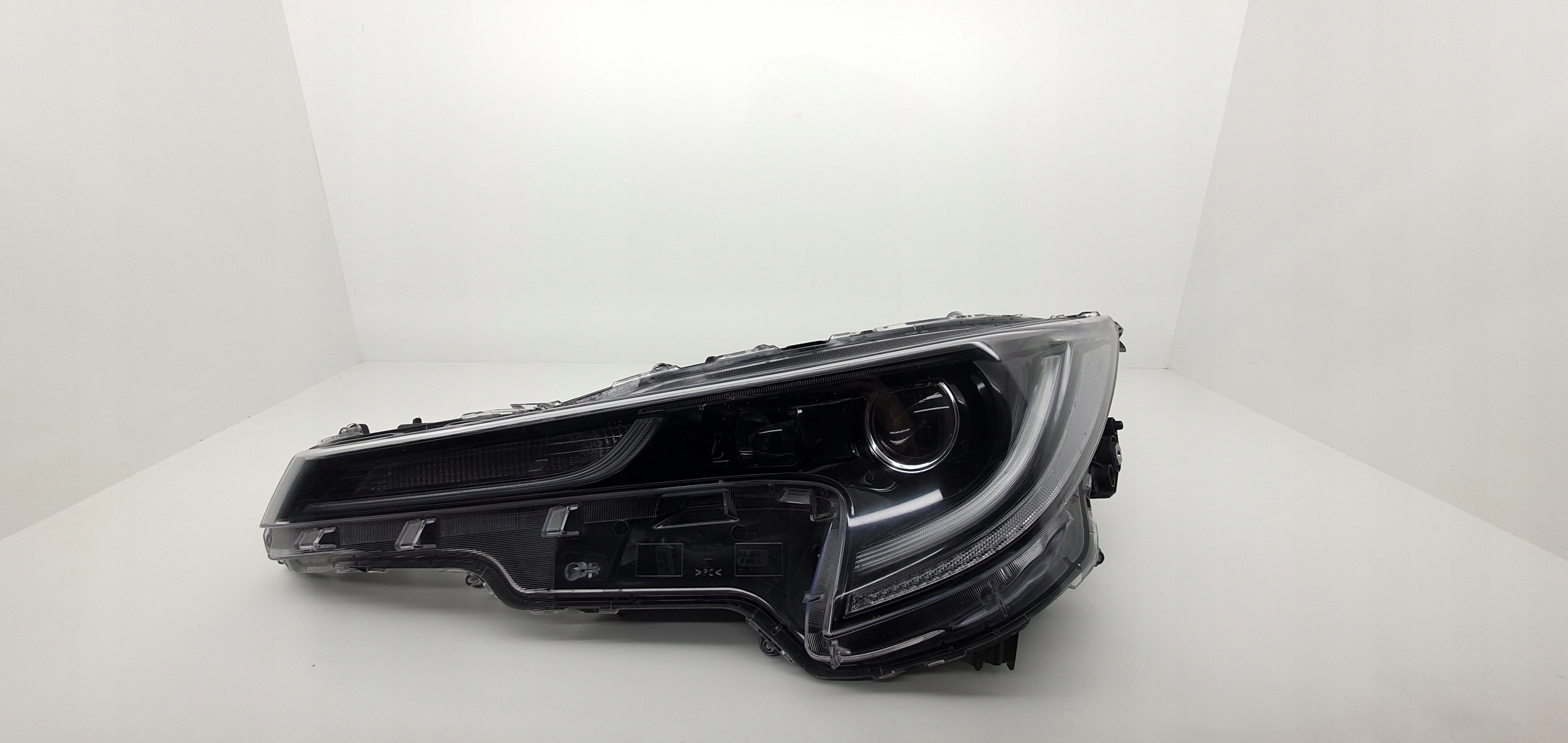 TOYOTA COROLLA E21 ПОВНИЙ КОМПЛЕКТ LED МАТРИКС ФАРА ЛІВА EU