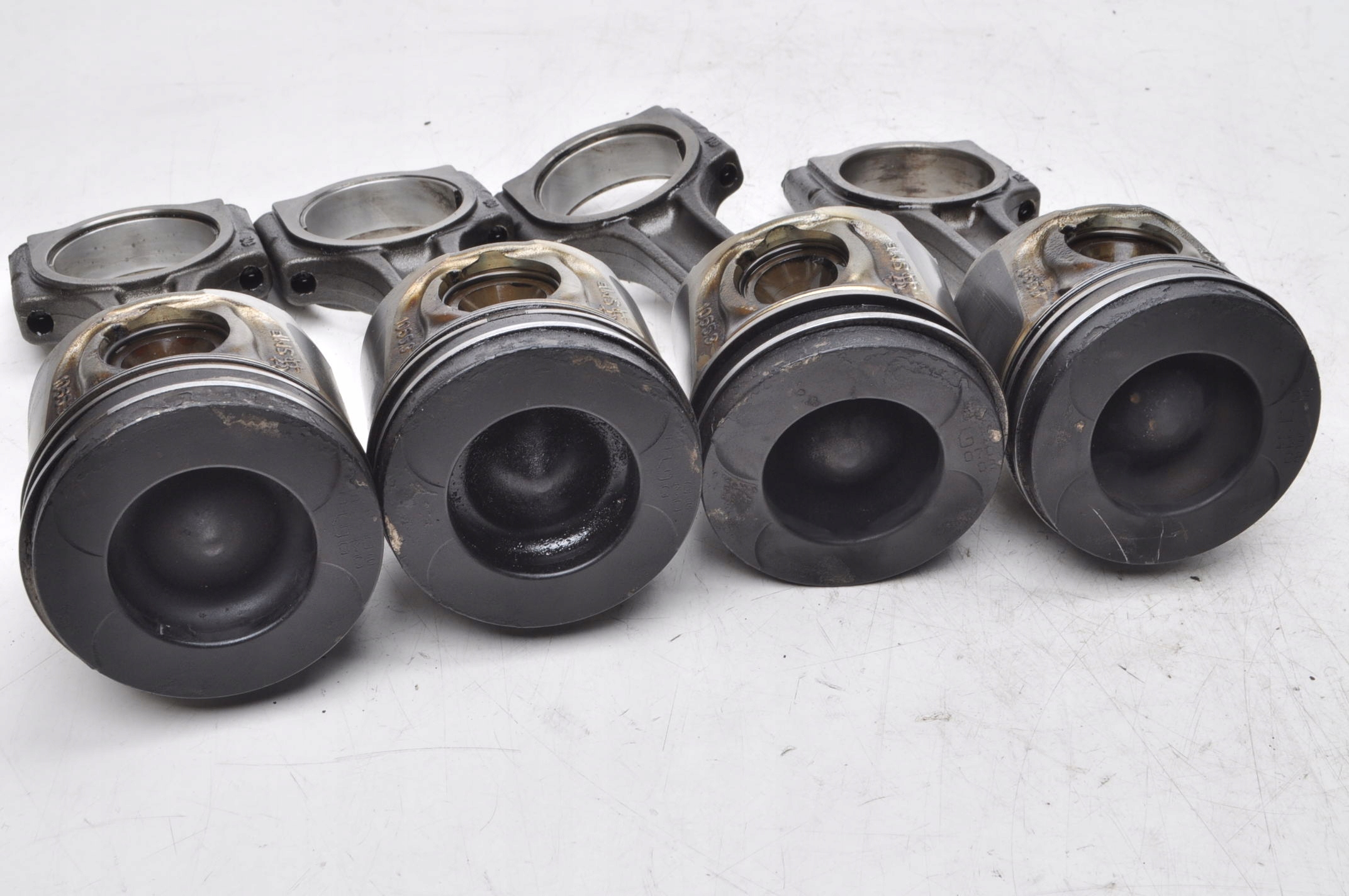 RENAULT TRAFIC II 2.0 dCi TŁOK Z KORBOWODEM 910653 Producent części Renault