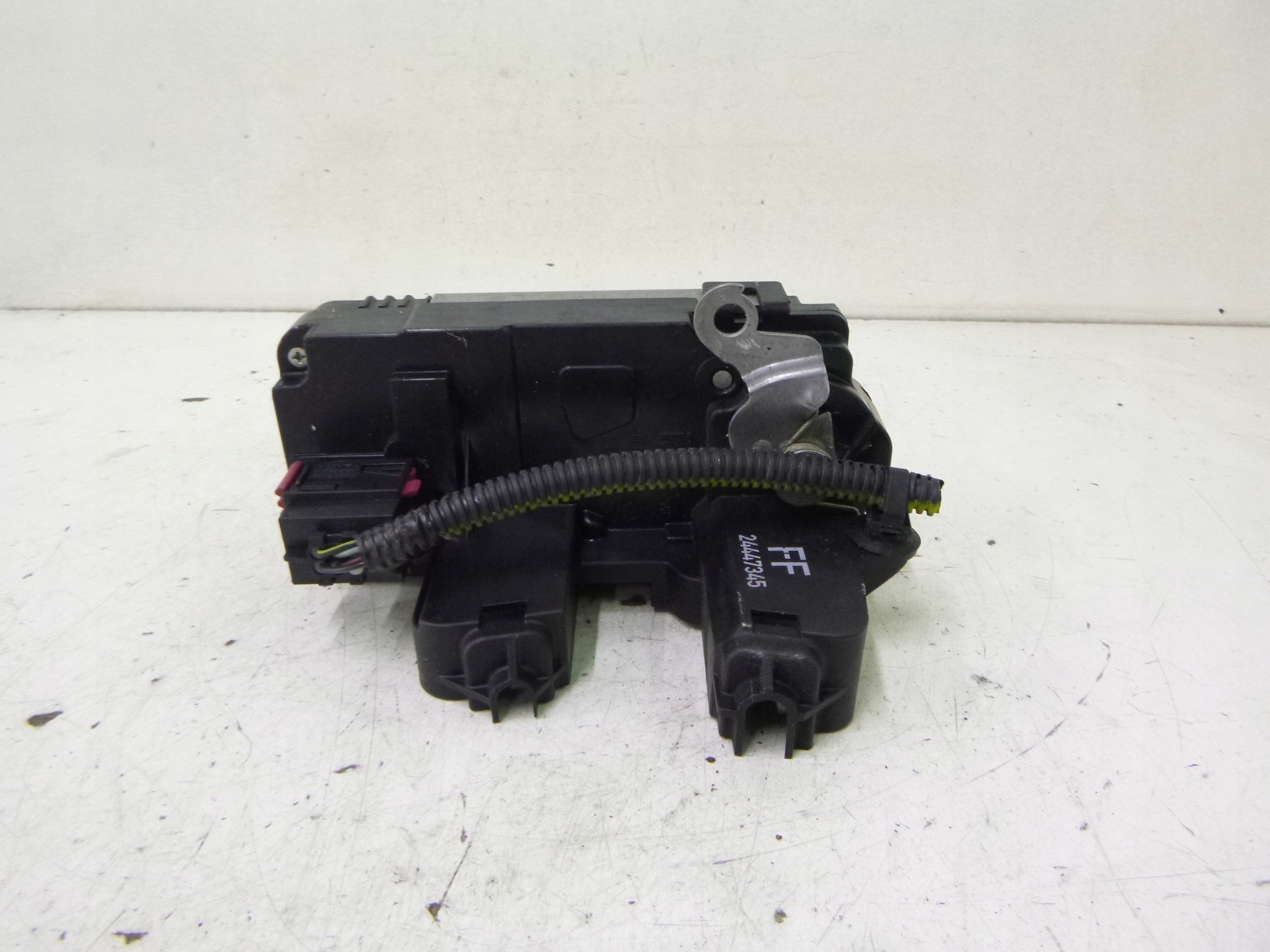 lock door rear part left Opel Signum 2003r.