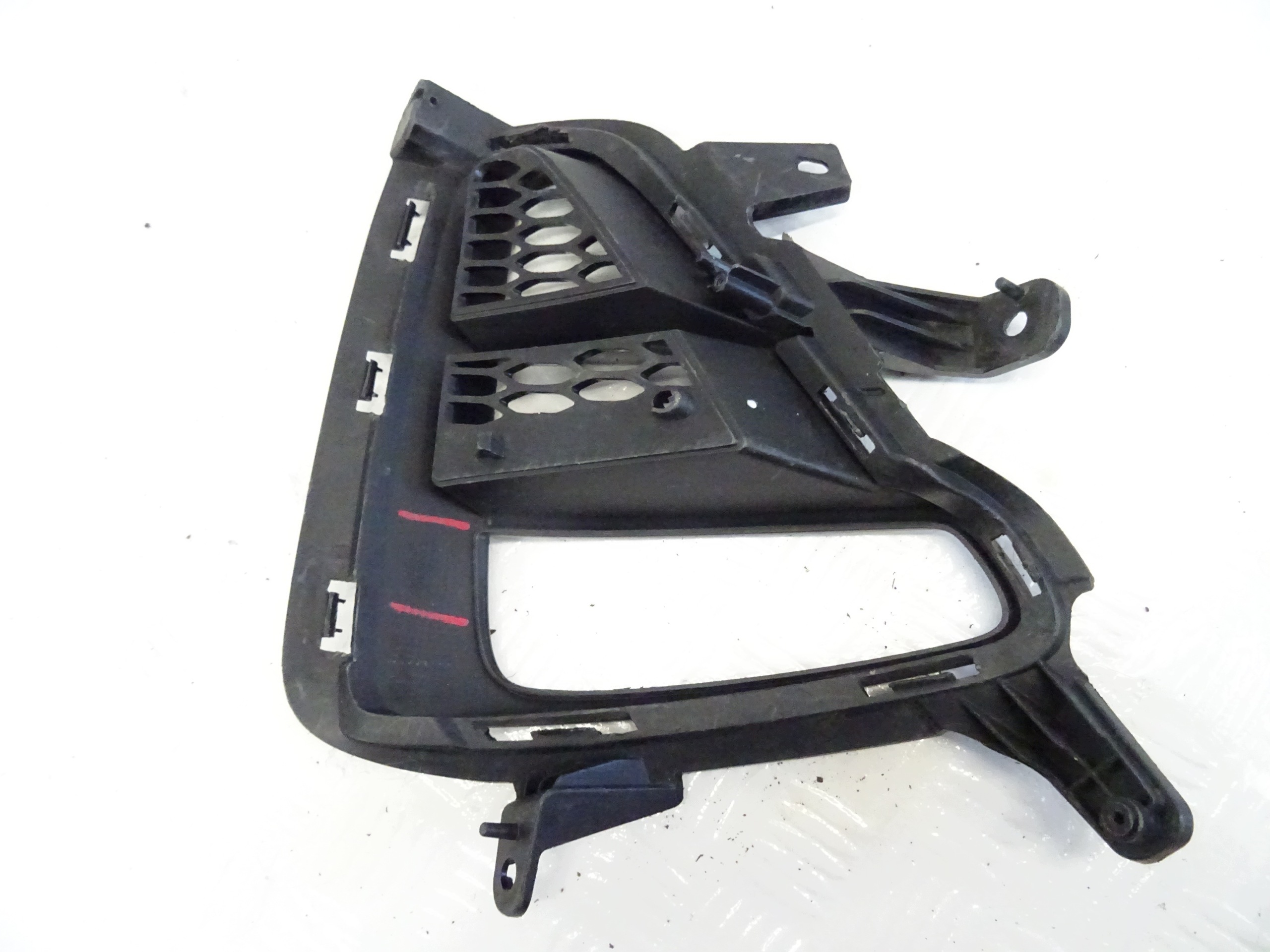 grid of a bumper right front KIA CEED III 86564-J7010