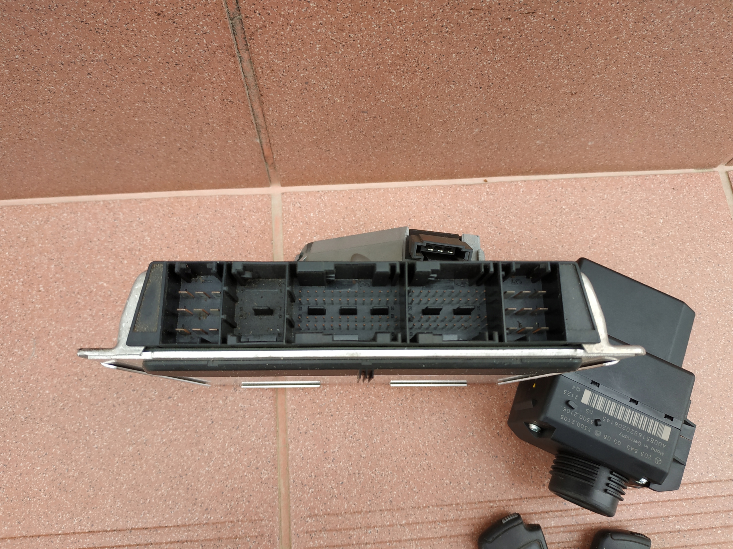 Komputer stacyjka 2 kluczyk ZESTAW STARTOWY Mercedes W203 2.0 BENZYNA Producent części Siemens