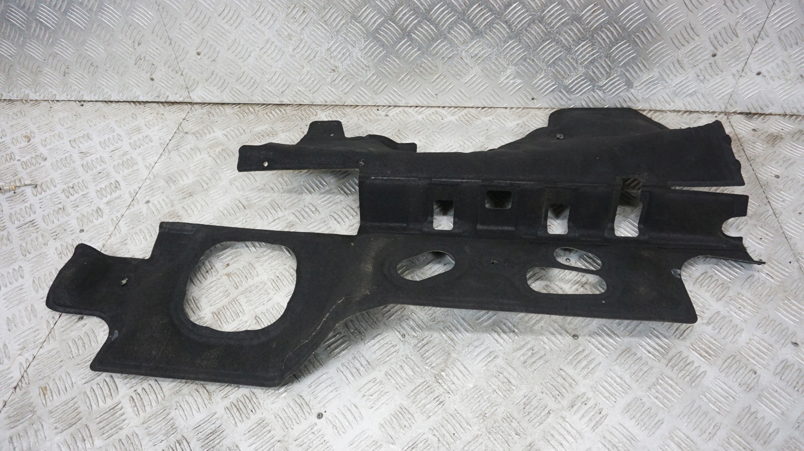 FORD S-MAX MK2 OSŁONA WYGŁUSZENIE EM2B-R01590-A Typ samochodu Samochody osobowe