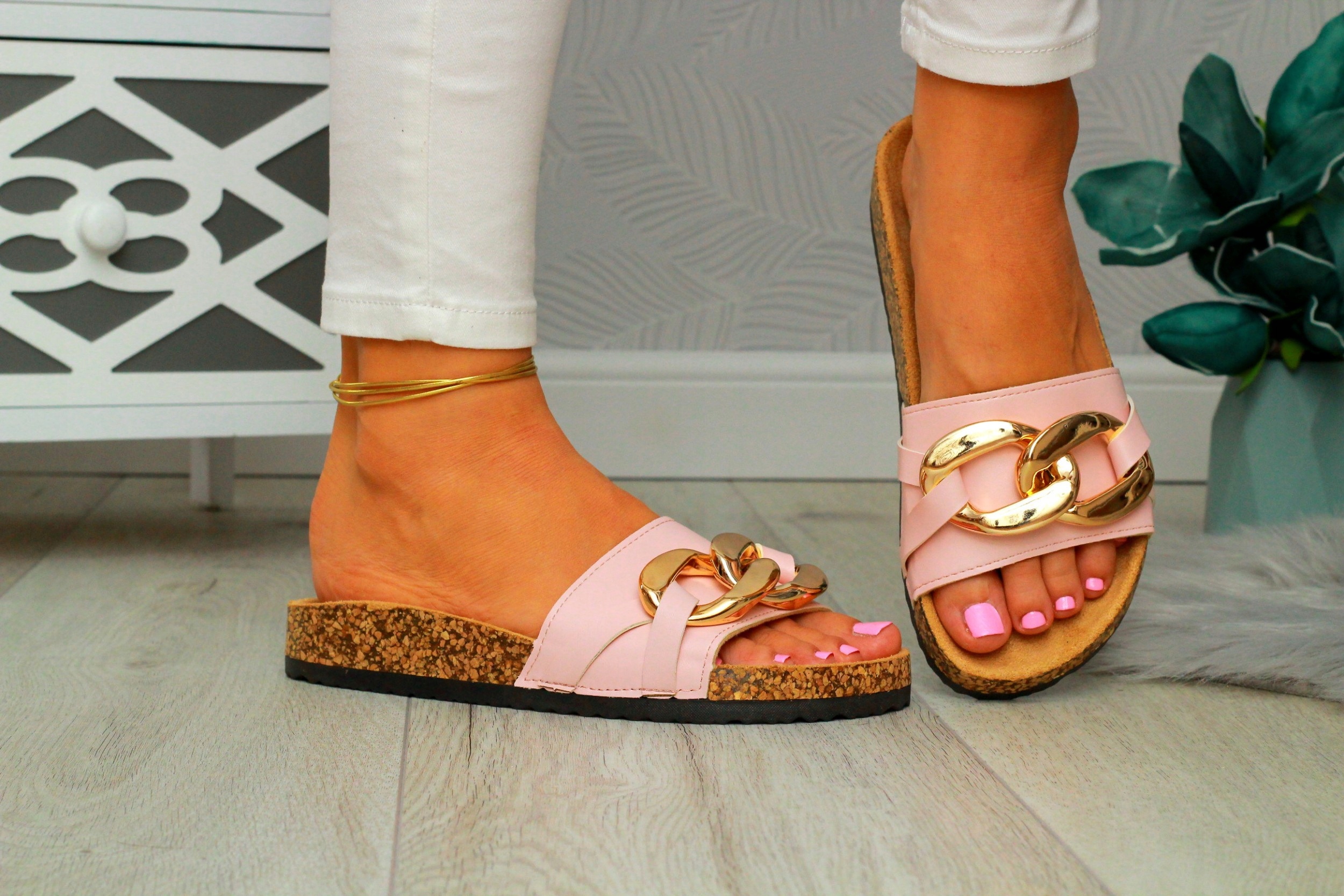 KLAPKI DAMSKIE NA KORKU STYLOWE Z ŁAŃCUCHEM Rozmiar 41