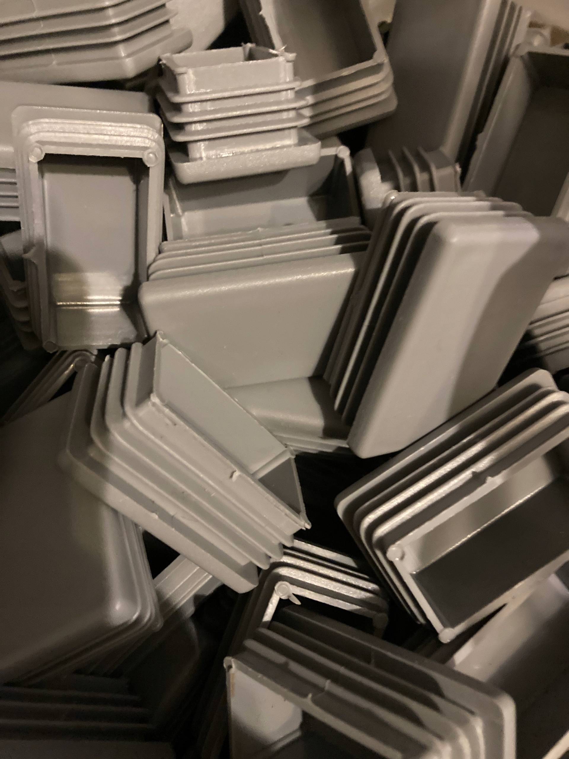 

Zaślepka wewnętrzna 30x50 szara kapturek 2szt