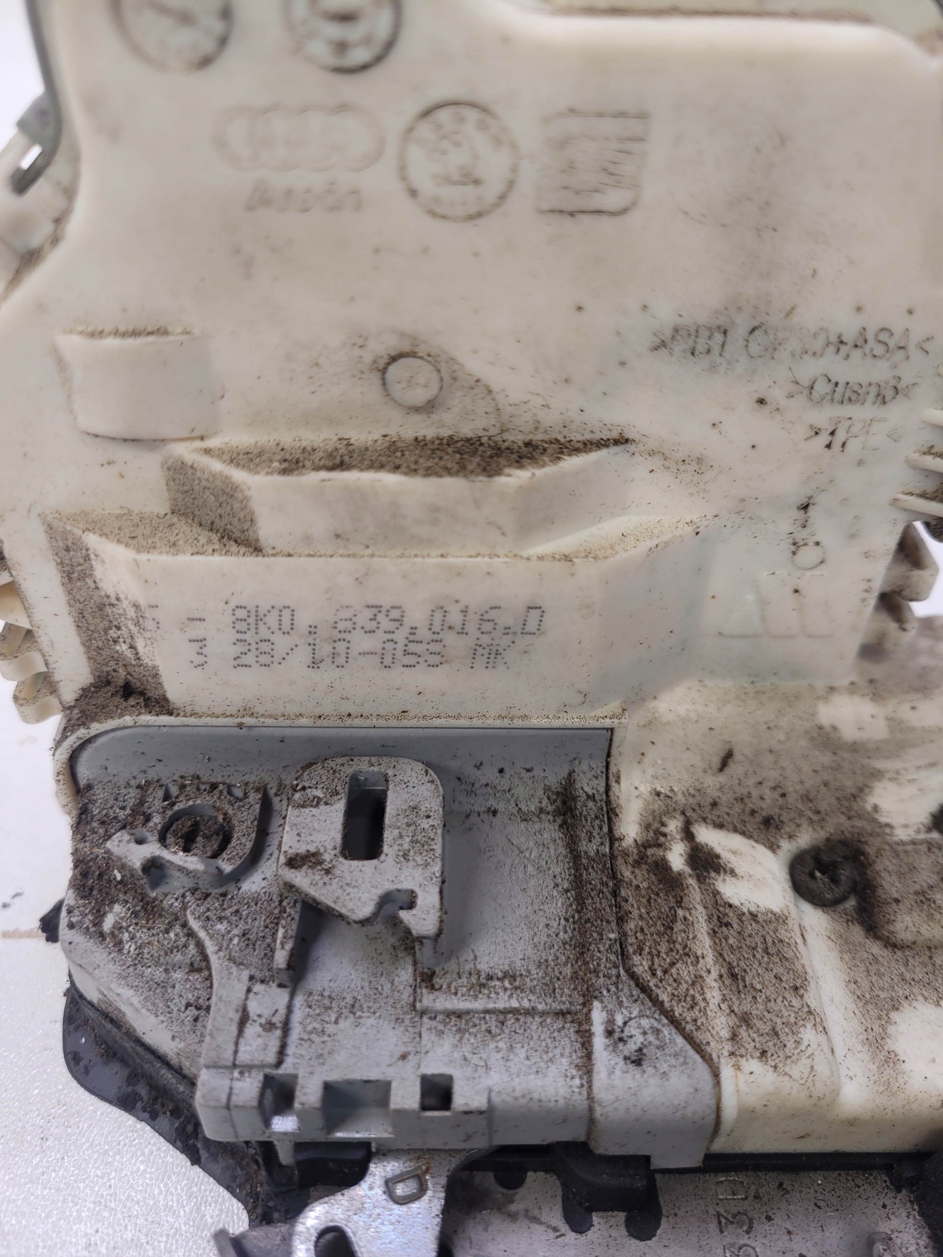 lock door right rear part AUDI A4 B8 A5 Q5 8K0839016D