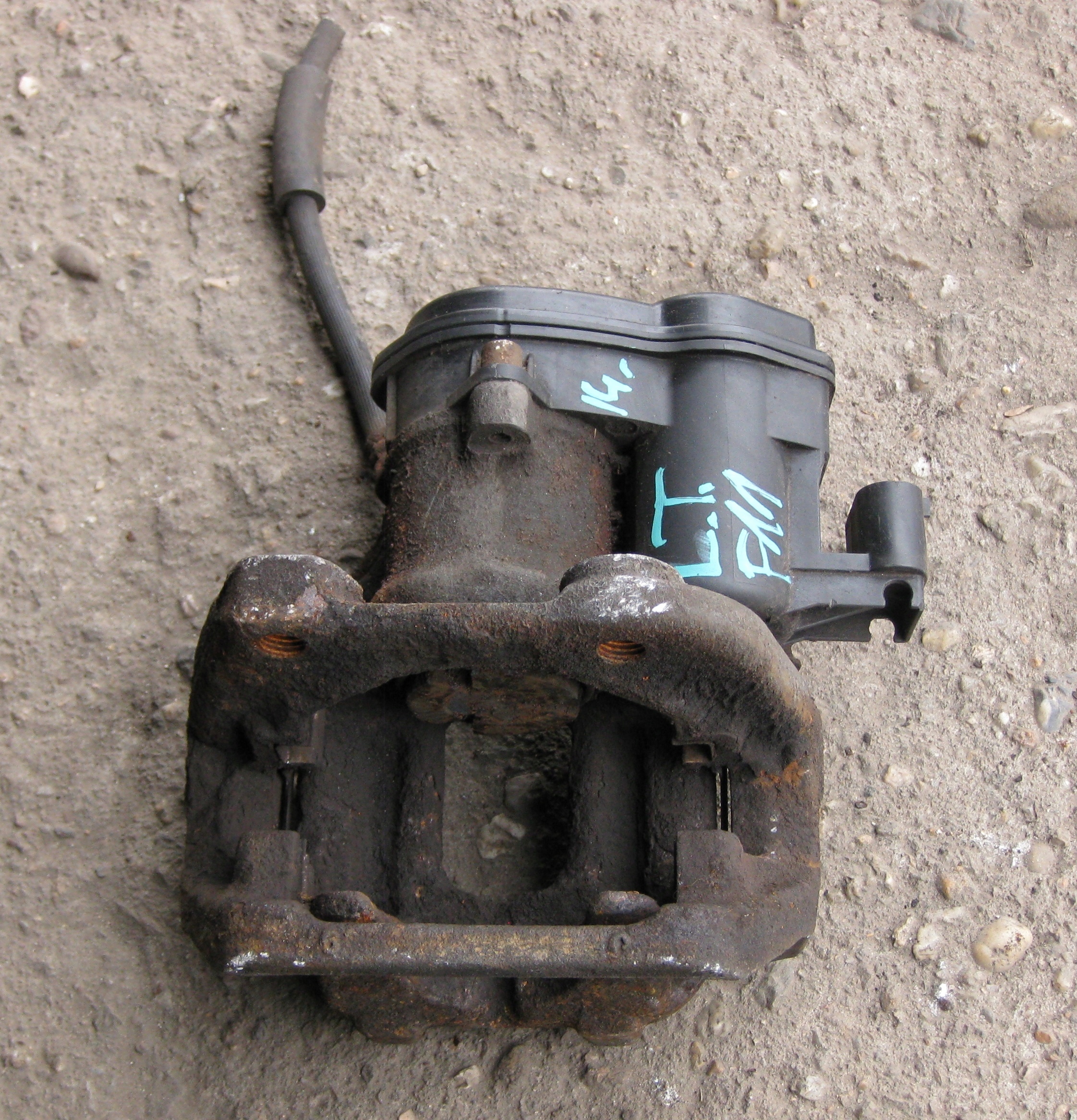 BMW F11 2.5 D 14R caliper brake left rear part