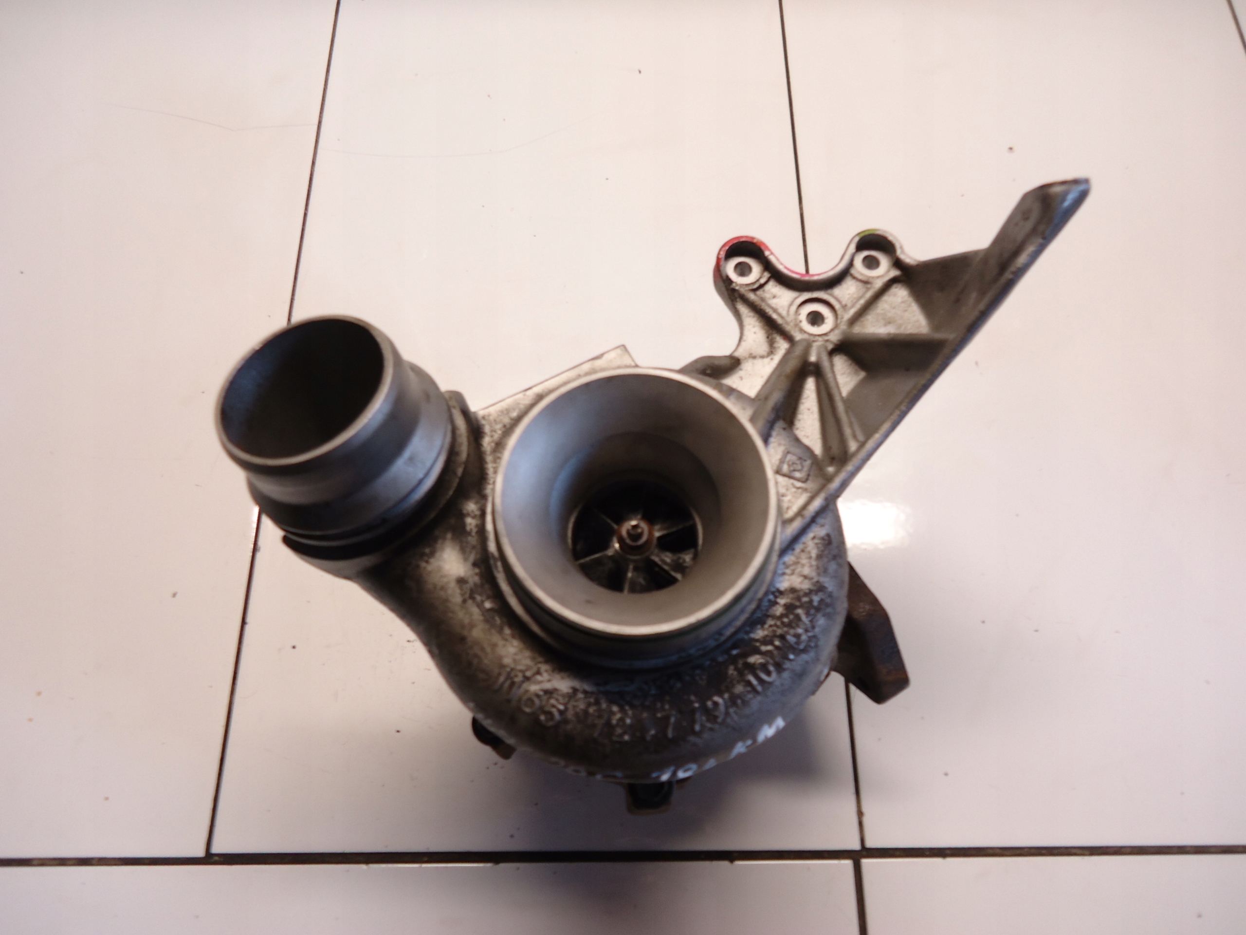 BMW 3 E90 2.0D N47D20C turbo 8517452