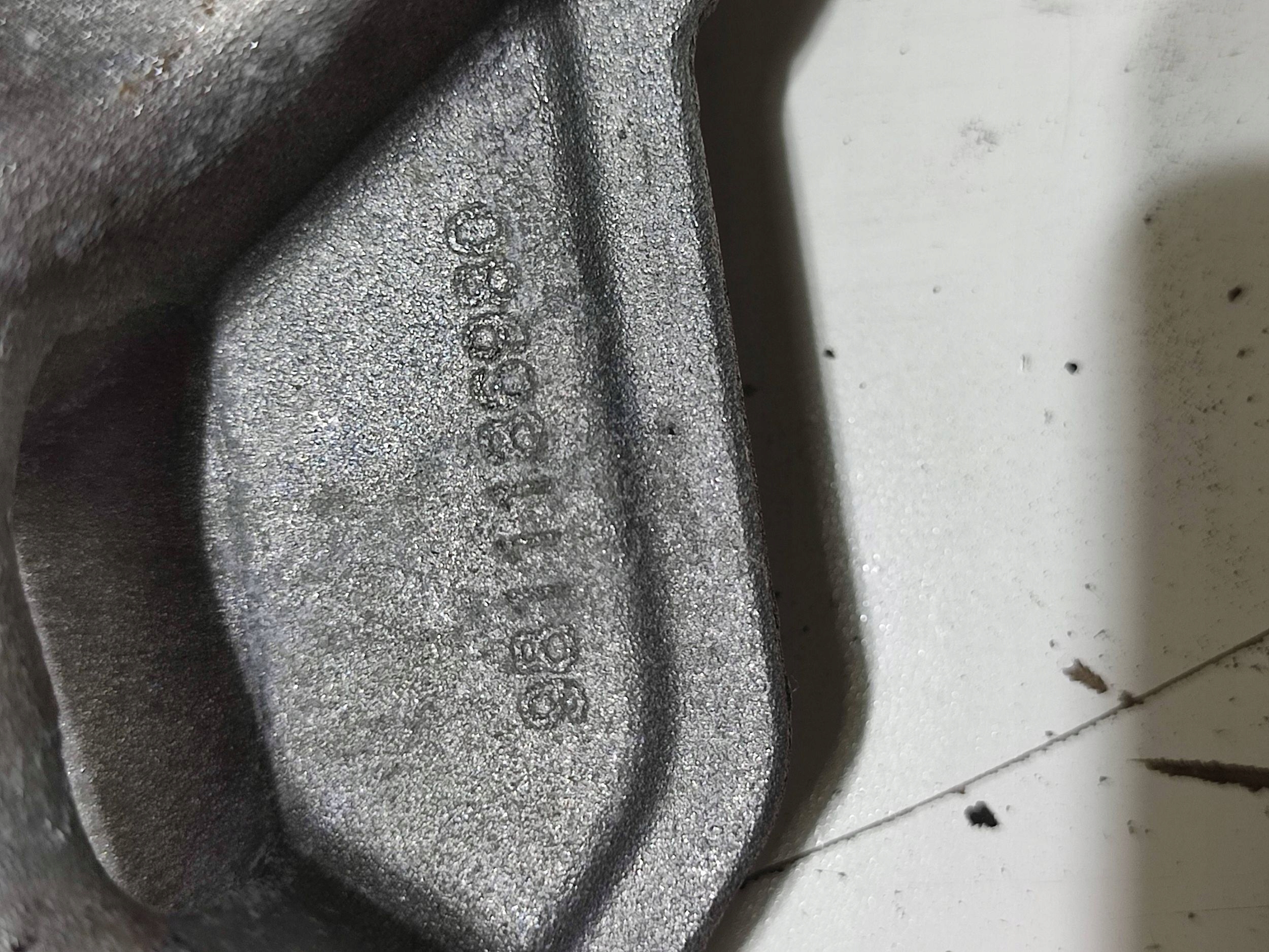 Peugeot 2008 II 2020 Support / Support plaque Moteur