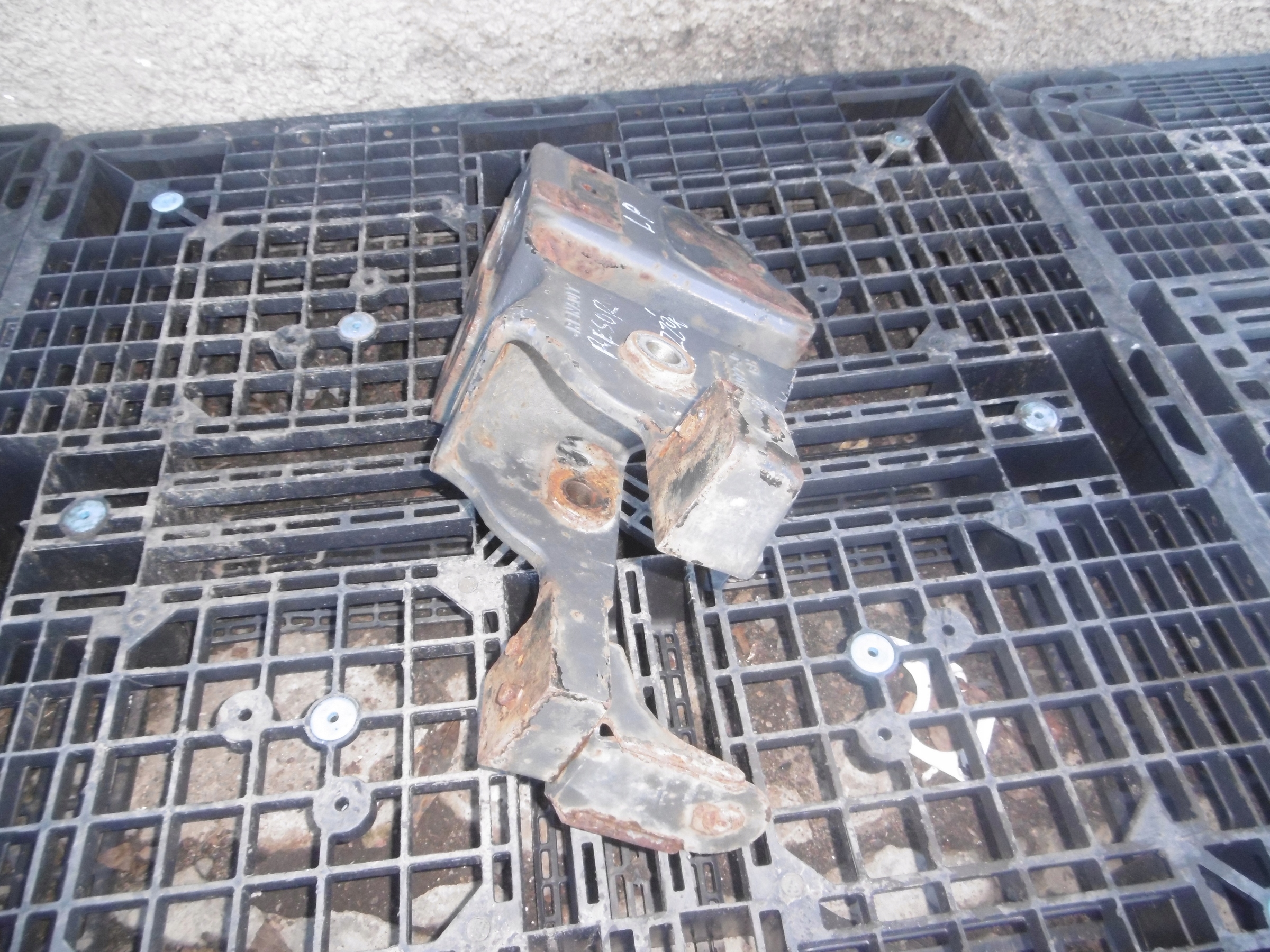 LAPA MOCOWANIE RESORA LEWY PRZOD MAGNUM DXI Part number 5010574077