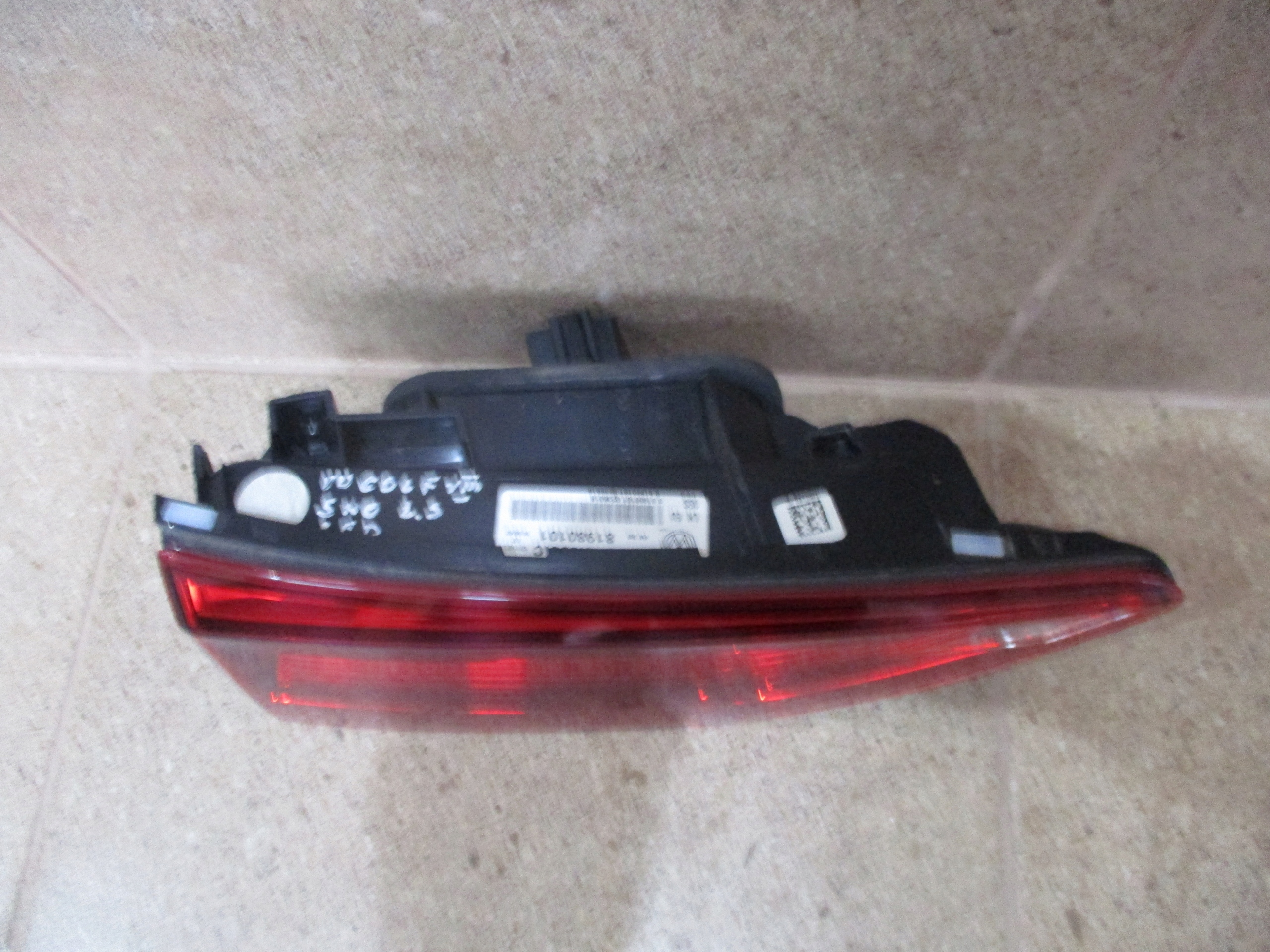 VW GOLF VIII 5H0 light left rear to the bonnet