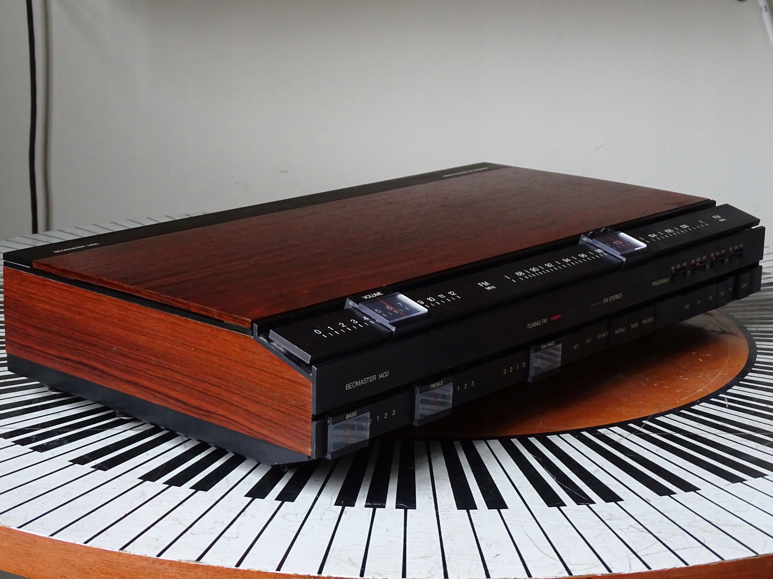 Bang & Olufsen B&O Beomaster 1400 . 0422 Model Beomaster 1400