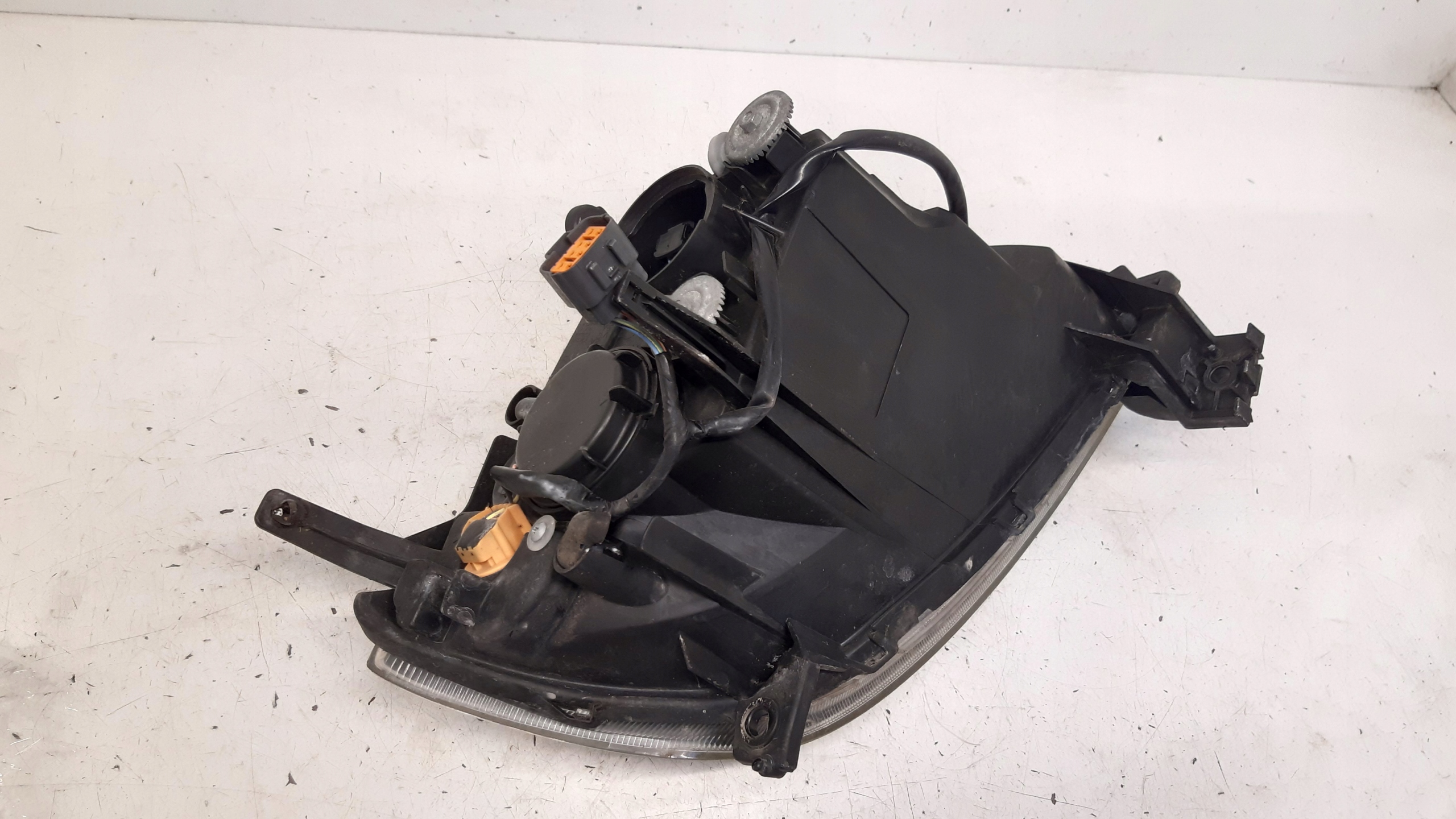 light lens left front europa 6M7113W030AE Mazda 2 DY
