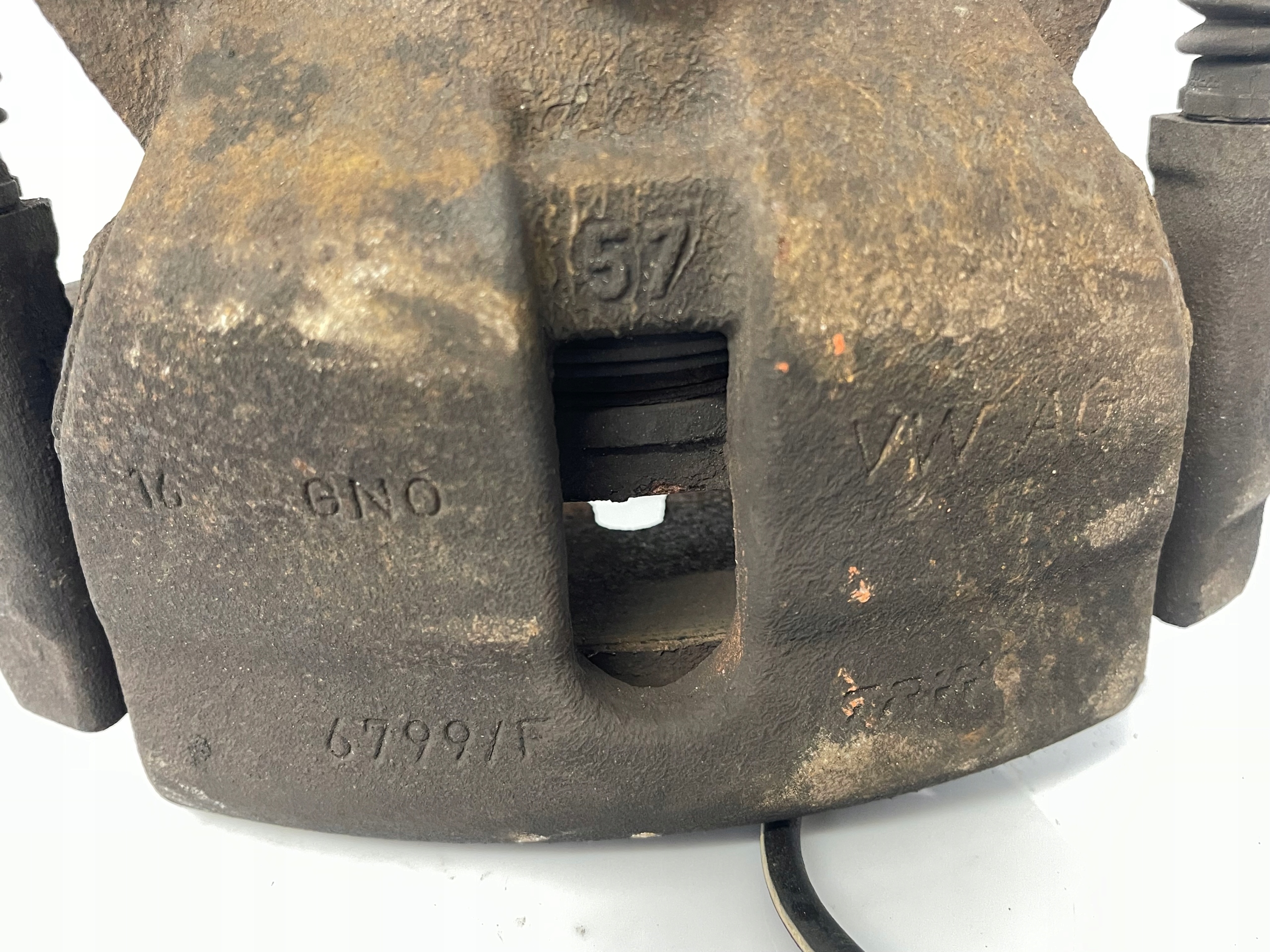 caliper brake right front VW PASSAT B8 2.0 TDI 11KW 150KM