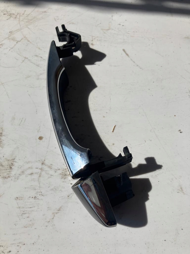 handle left rear part C4 PICASSO II CHROM